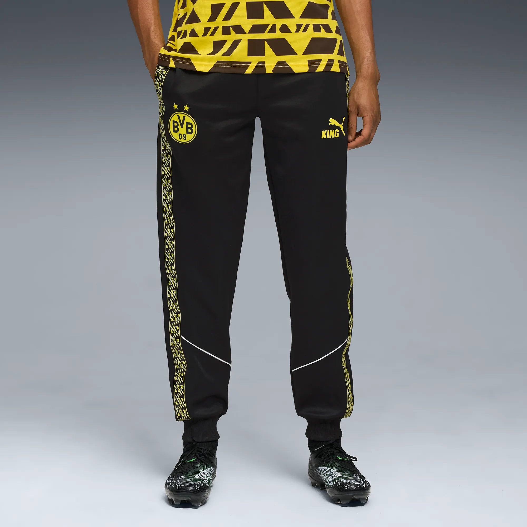 Puma 2025-26 Borussia Dortmund Men's King Anthem Pants (Model - Front)