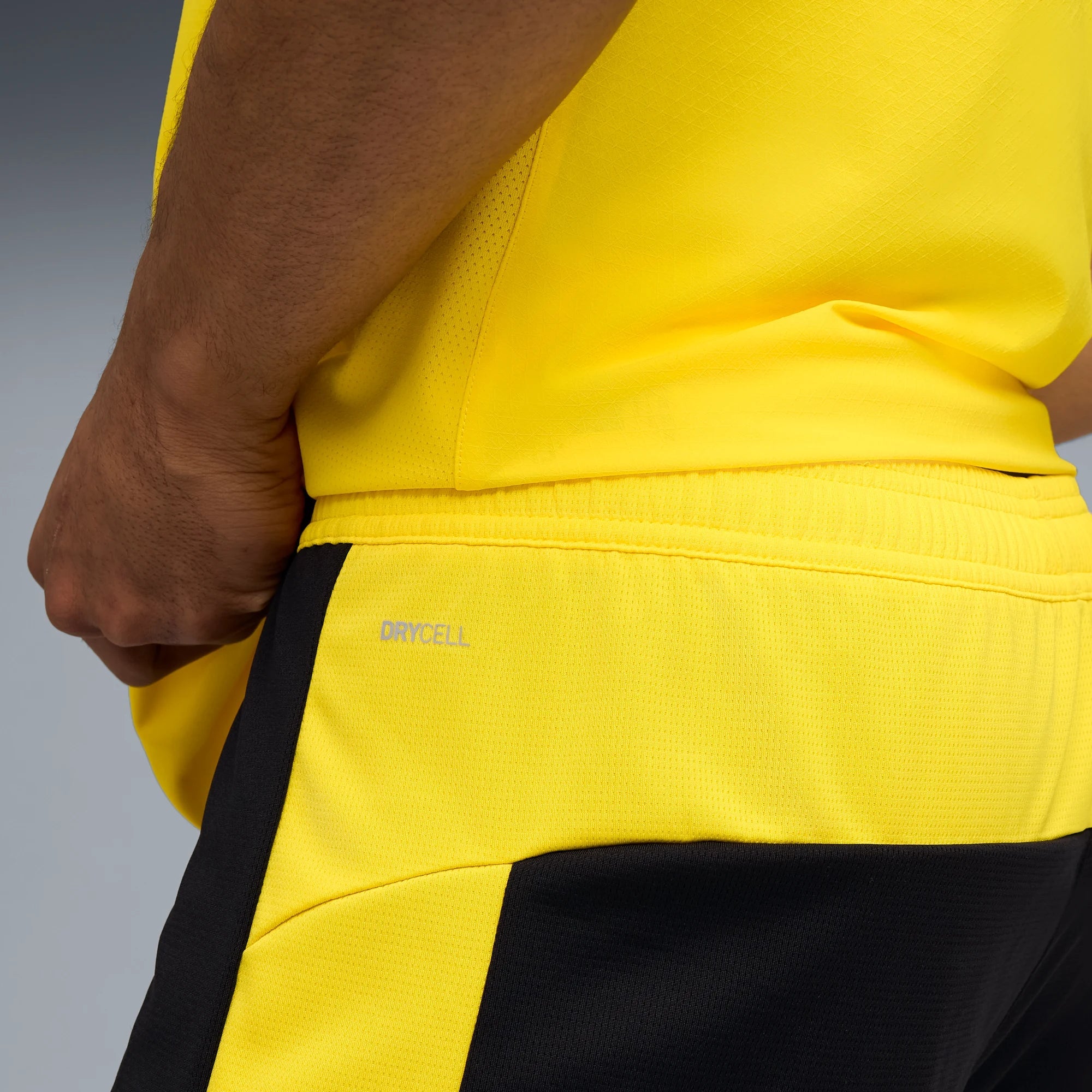 Puma 2025-26 Borussia Dortmund Men's Stadium Blocking Shorts (Detail 2)