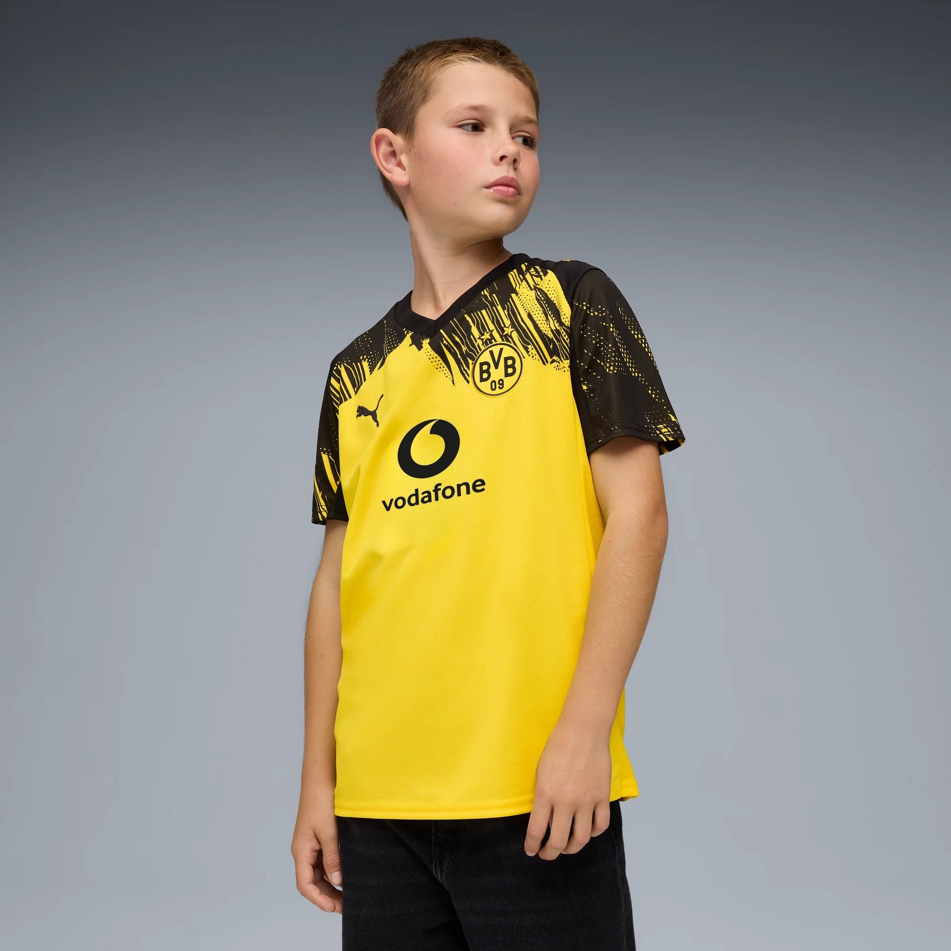 Puma 2025-26 Borussia Dortmund Youth Stadium Home Soccer Jersey (Model - Front)