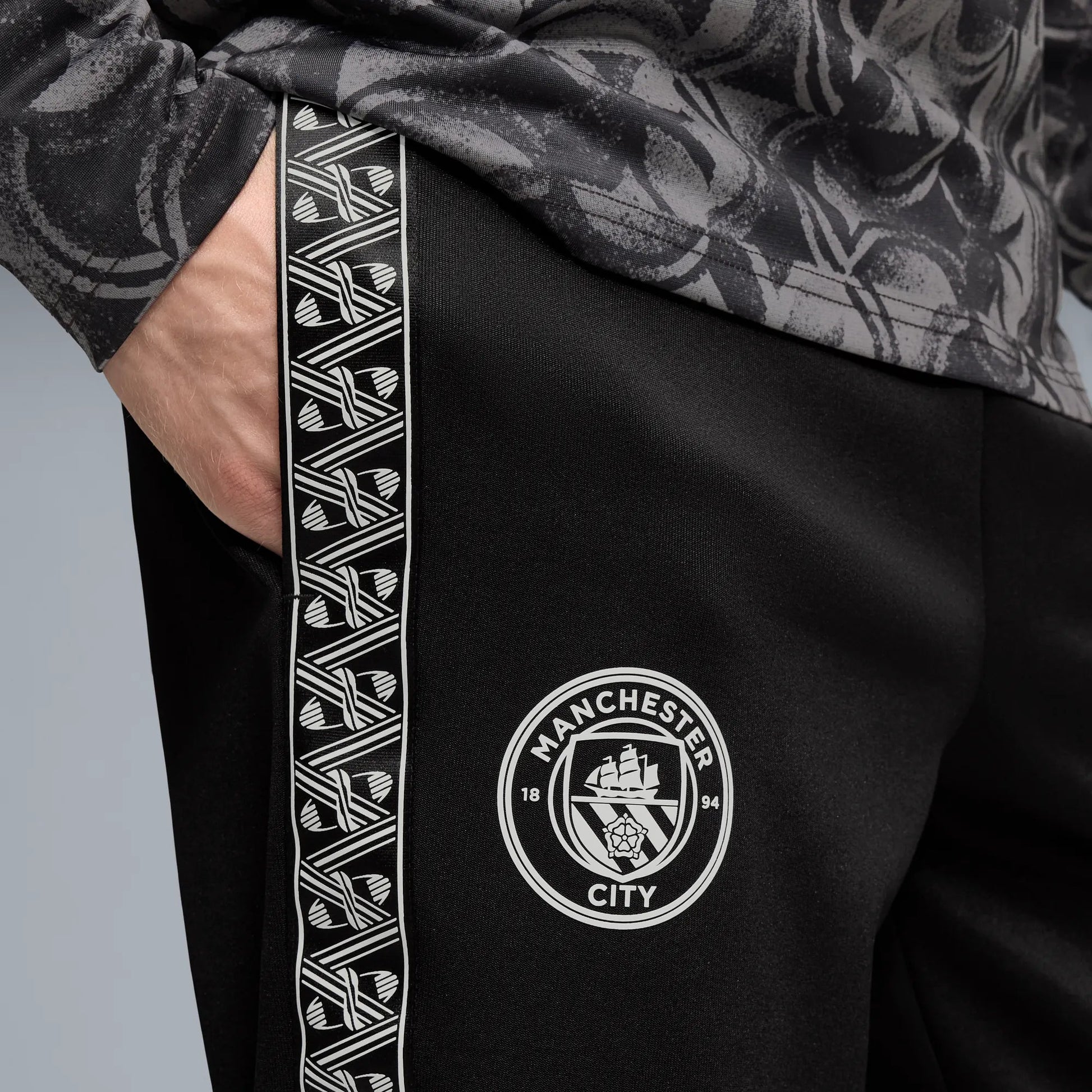 Puma 2025-26 Manchester City Men's KING Anthem Pants (Detail 1)