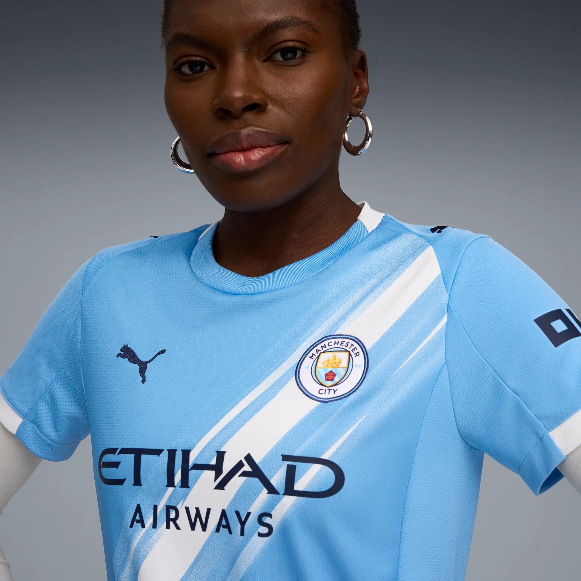 Puma 2025-26 Manchester City Women's Stadium Home Soccer Jersey (Detail 1)