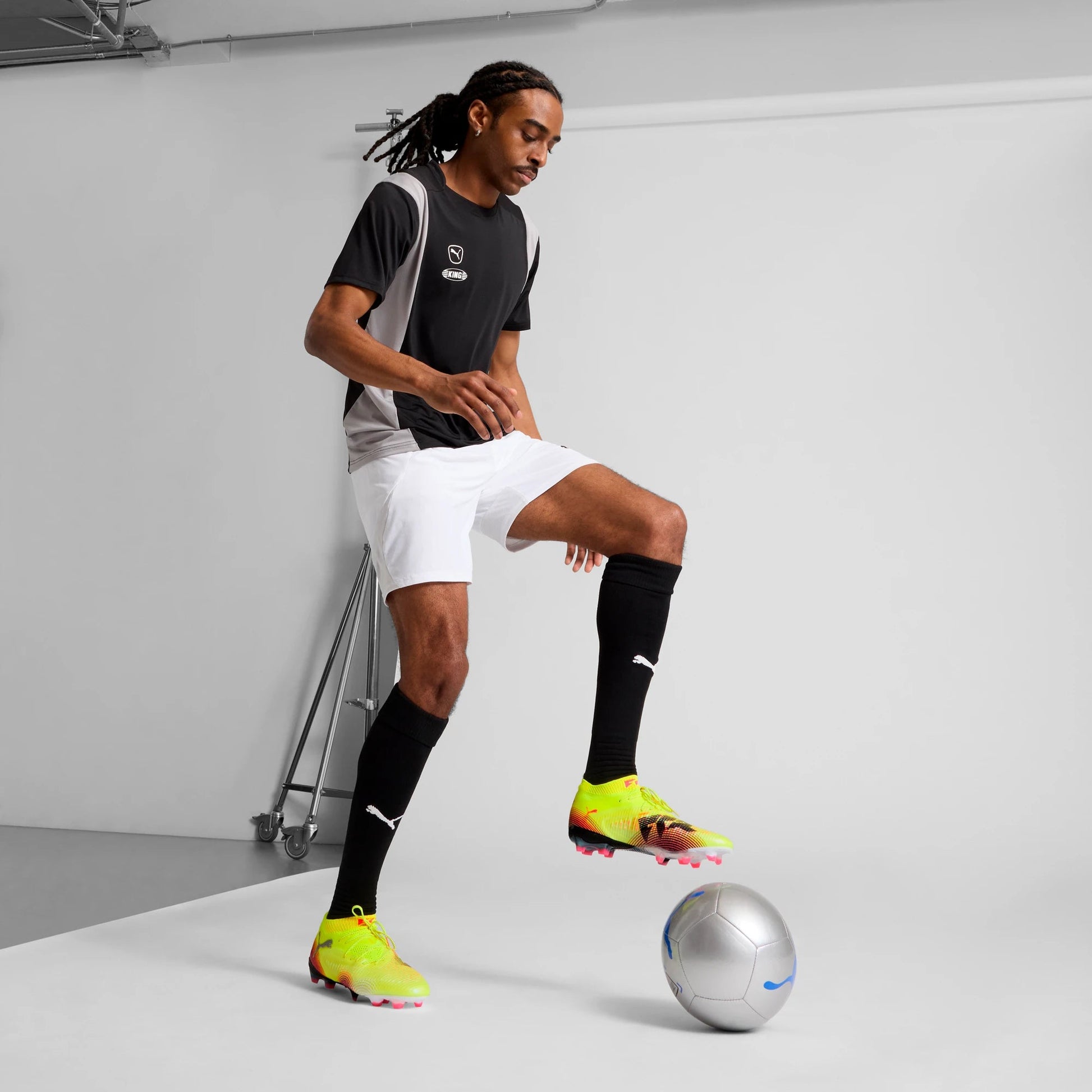 Puma Future 8 Ultimate Low Firm Ground Soccer Cleats - Audacity Pack (SP25) (Model 2)