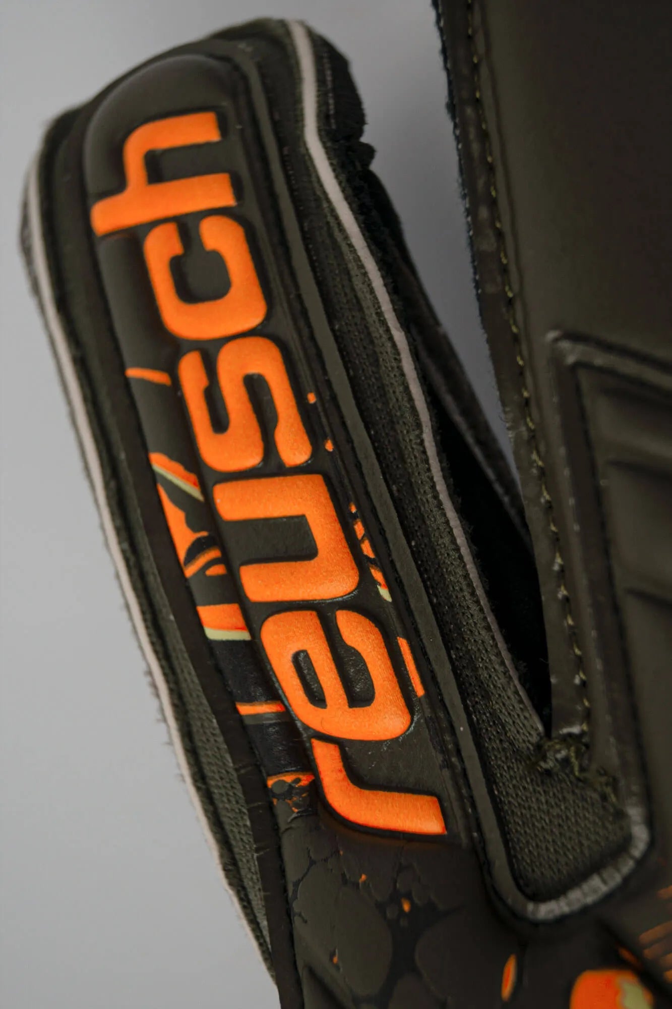 Reusch Attrakt Duo Evolution AdaptiveFlex Goalkeeper Gloves - Desert Green-Shocking Orange (Detail 6)