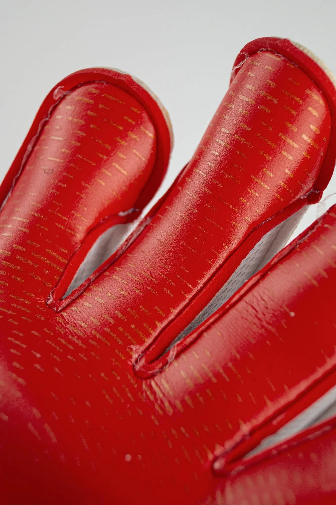 Reusch Attrakt Gold X Glueprint Ortho-Tec FS Goalkeeper Gloves - White-Gold-Red (Detail 4)