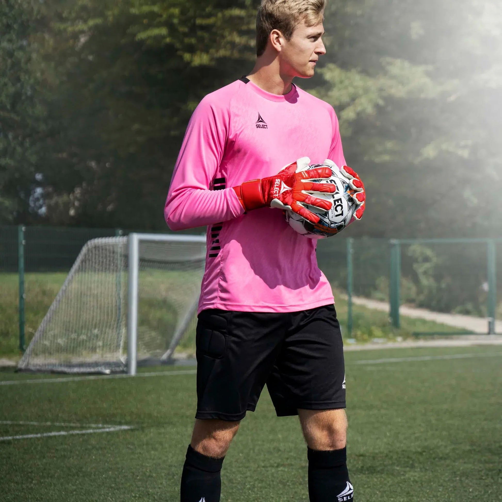 Select Youth Spain Goalkeeper Jersey Pink (Model)