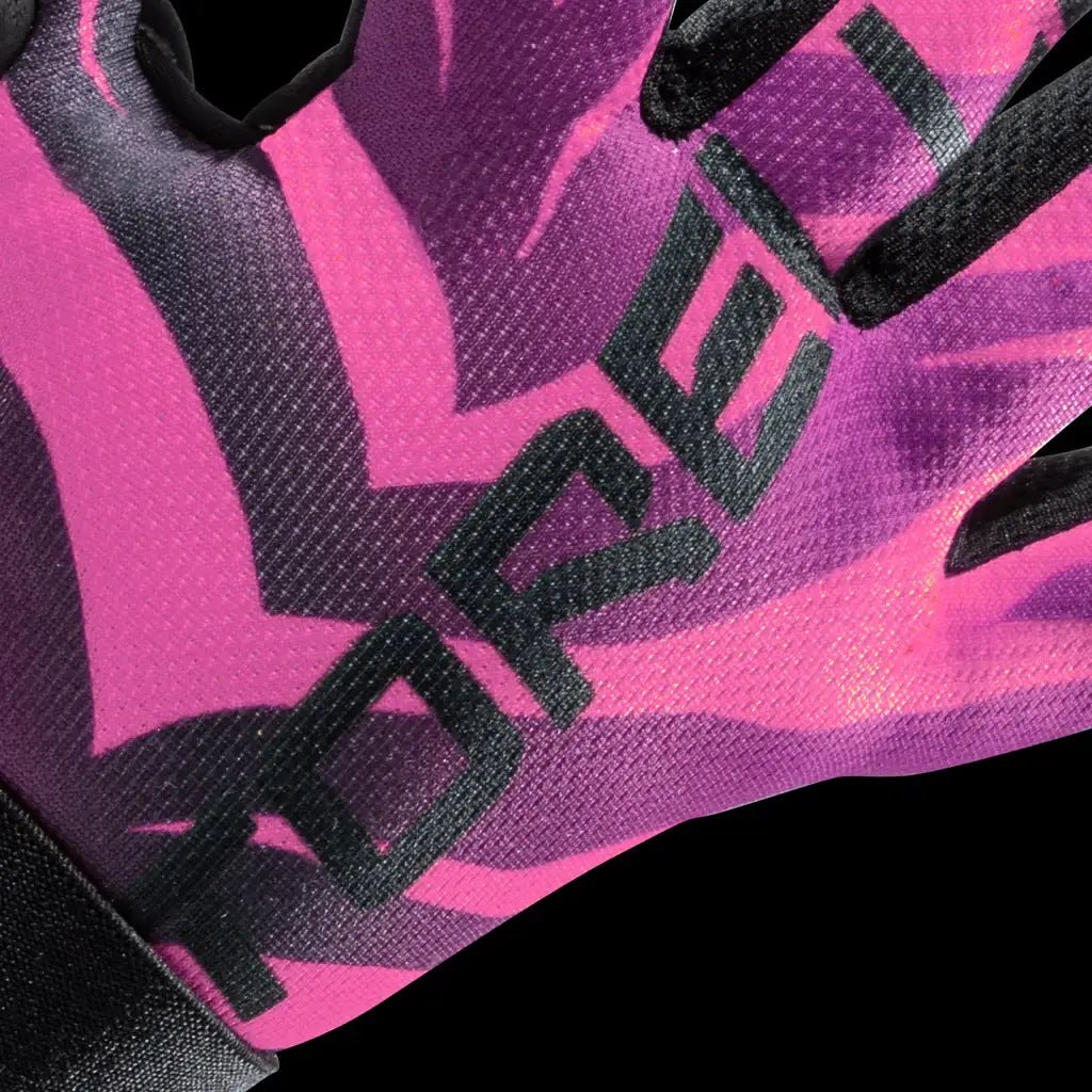 Storelli Youth Gladiator Challenger FS Goalkeeper Gloves (Detail 3)