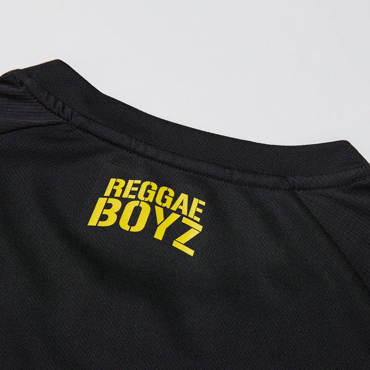 Umbro 2021-22 Jamaica Away Jersey - Black-Green-Yellow (Detail 4)