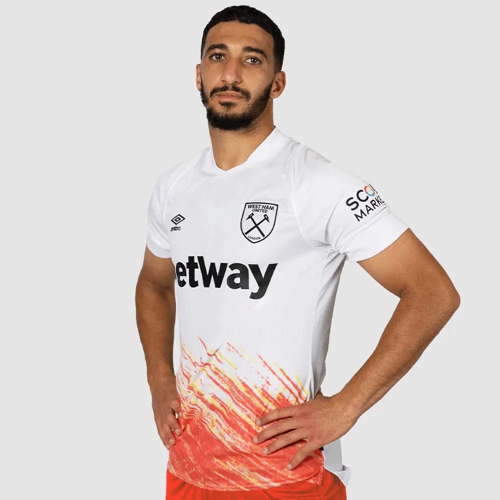 Umbro 2022-23 West Ham Third Jersey - White (Model)