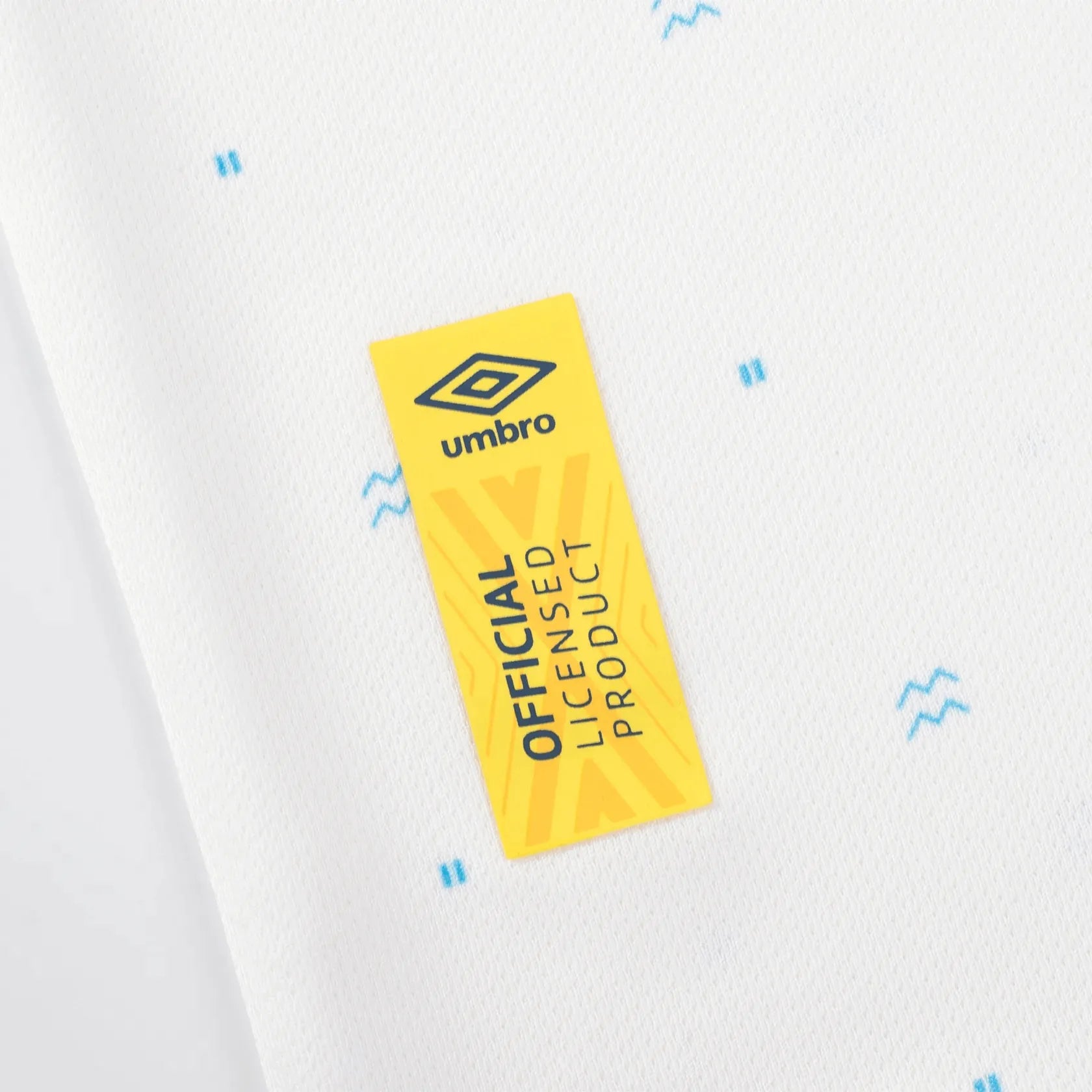 Umbro 2023-24 Guatemala Men's 3rd LS Pre-Match Jersey (Detail 4)