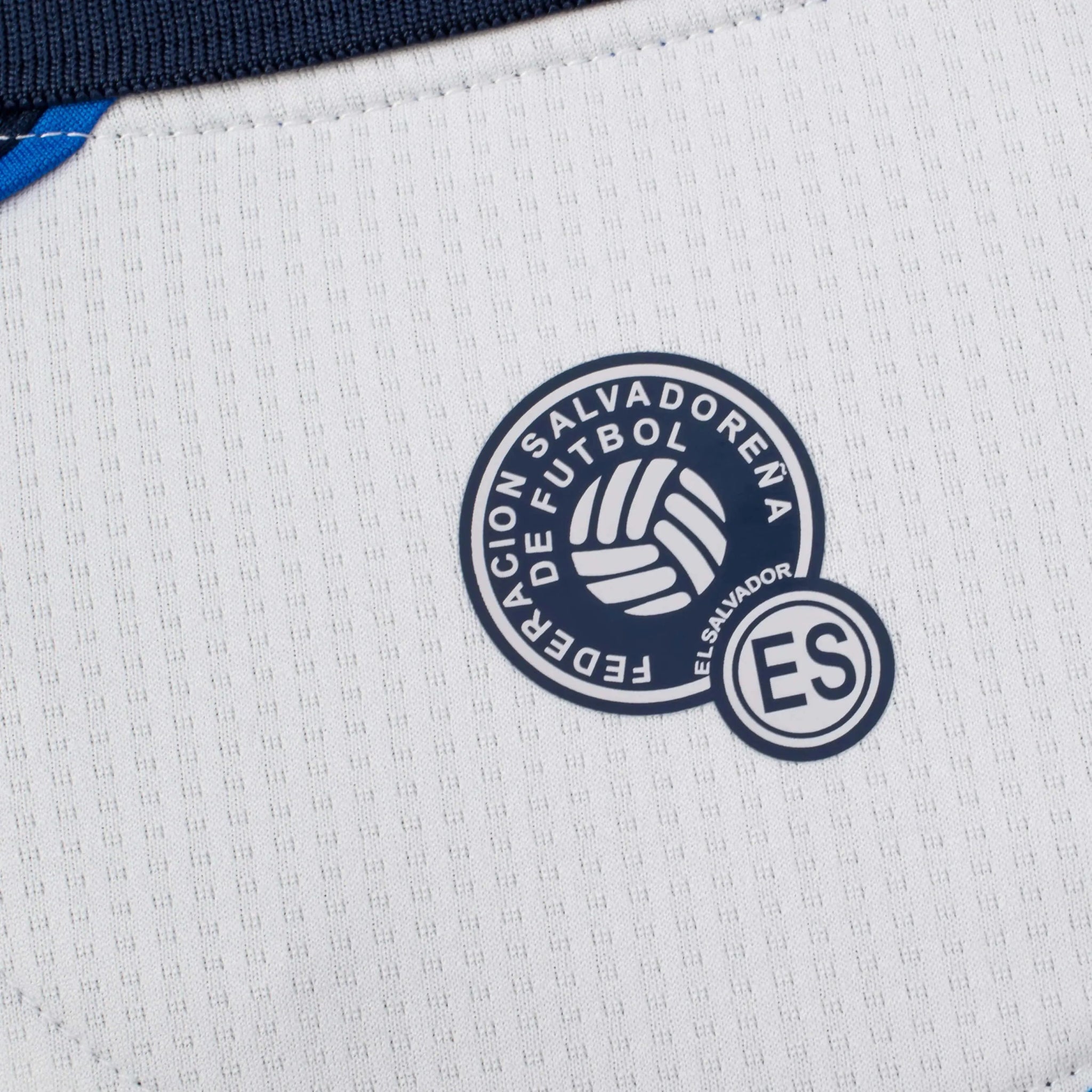 Umbro 2024 El Salvador Men's Stadium Fourth Long-Sleeve Jersey (Detail 3)