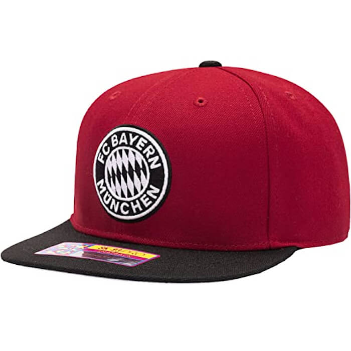 FI Collection Bayern AG Snapback Hat - Red-Black (Lateral - Side 1)