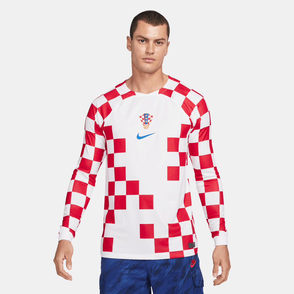 Nike 2022-23 Croatia Home Long-Sleeve Jersey (Model - Front)