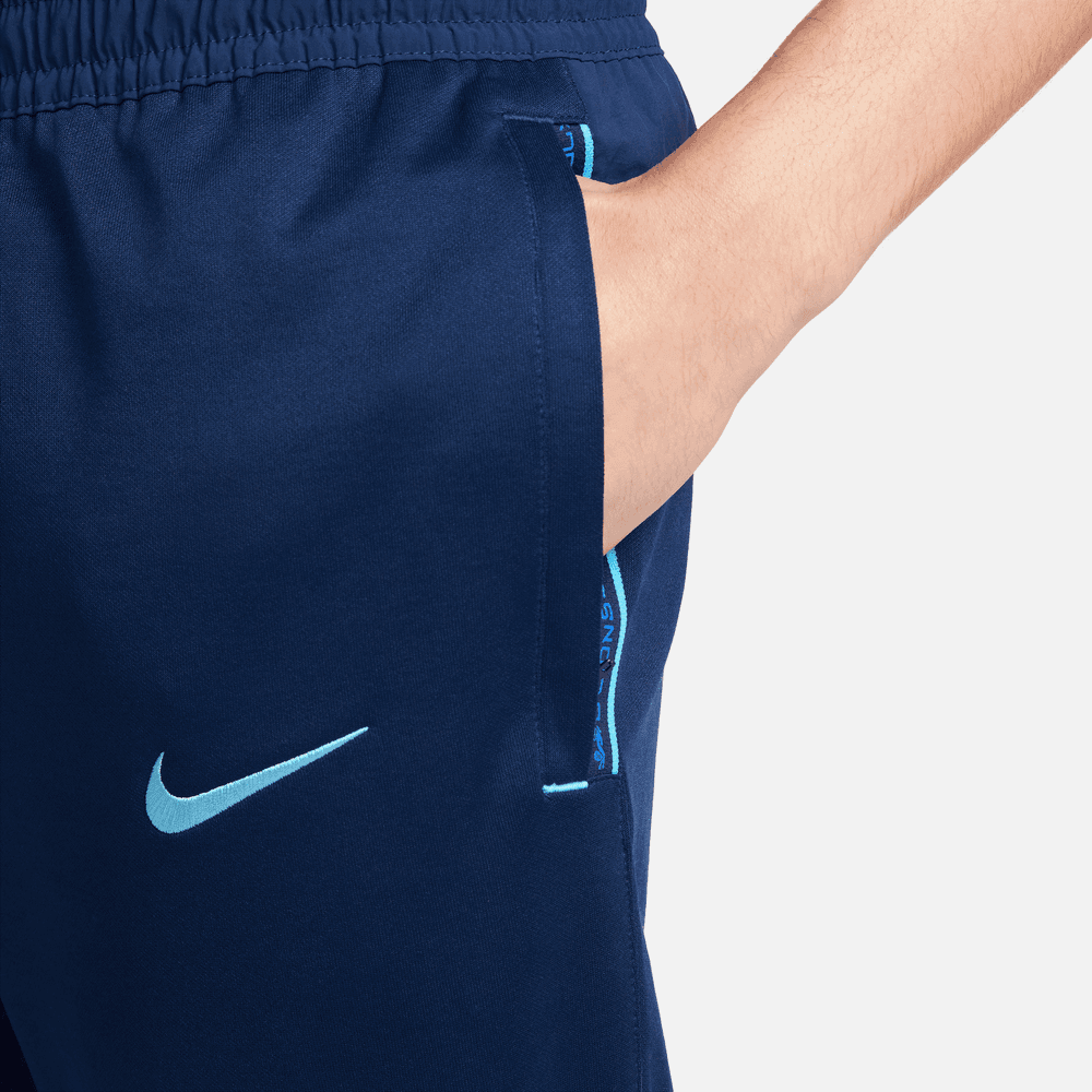 Nike 2022-23 England Knit Football Pants (Detail 2)