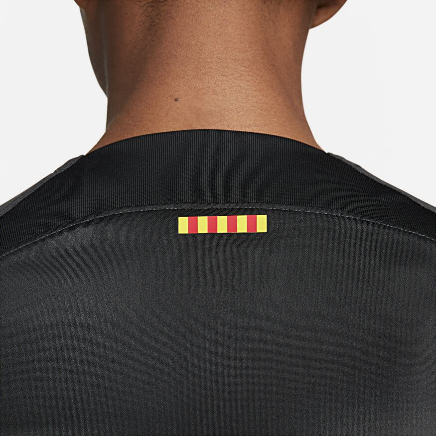Nike 2022-23 FC Barcelona Long-Sleeve Goalkeeper Jersey - Black (Detail 1)