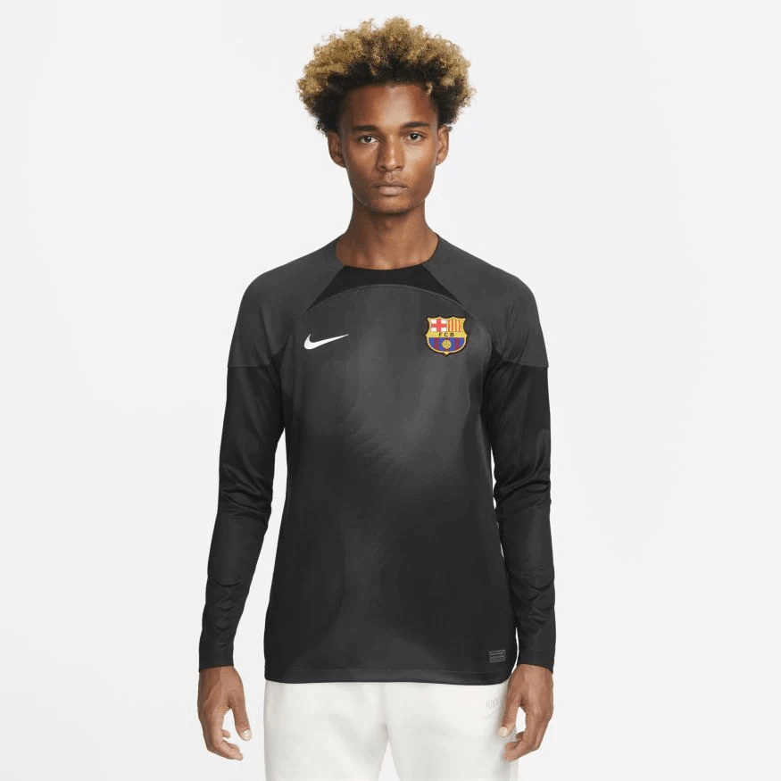Nike 2022-23 FC Barcelona Long-Sleeve Goalkeeper Jersey - Black (Model - Front)