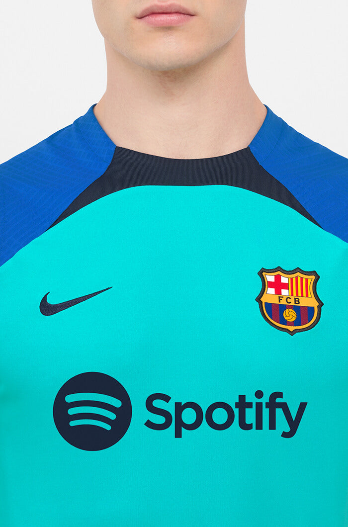 Nike 2022-23 FC Barcelona Sleeveless Strike Top - Aqua-Signal Blue (Detail 2)