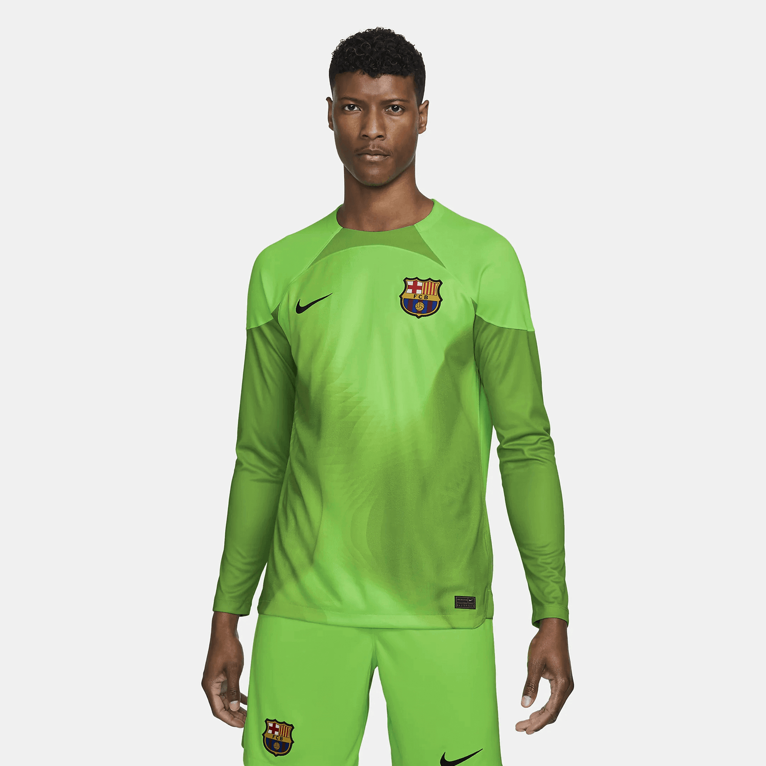 Nike 2022/23 Barcelona Goalkeeper Stadium Jersey Green (Model - Front)