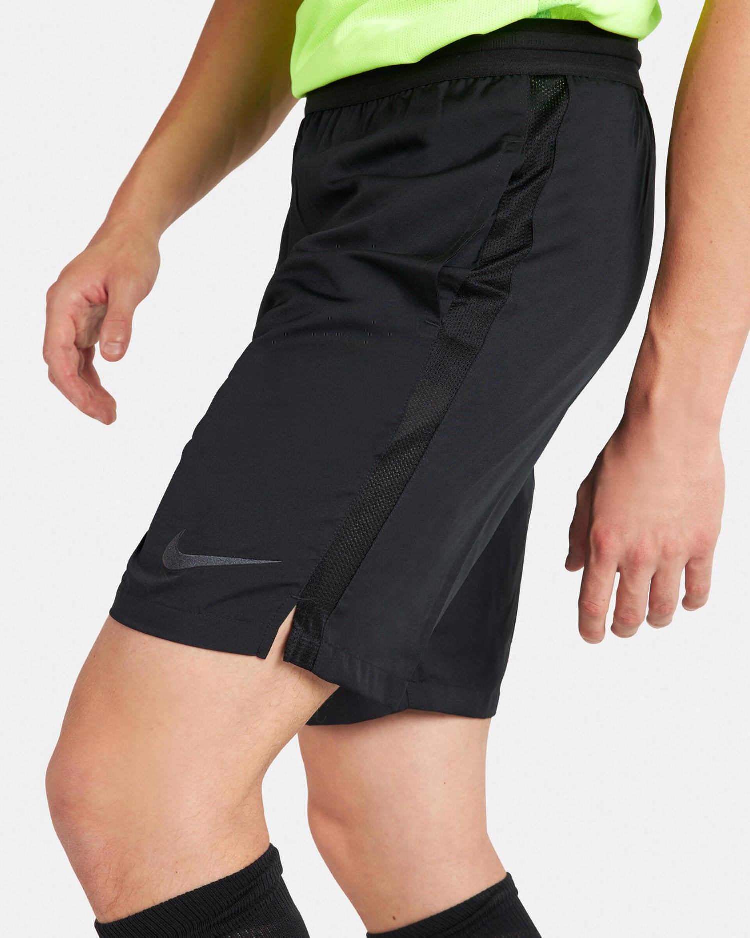 Nike Dri-Fit Referee Shorts (Detail 1)