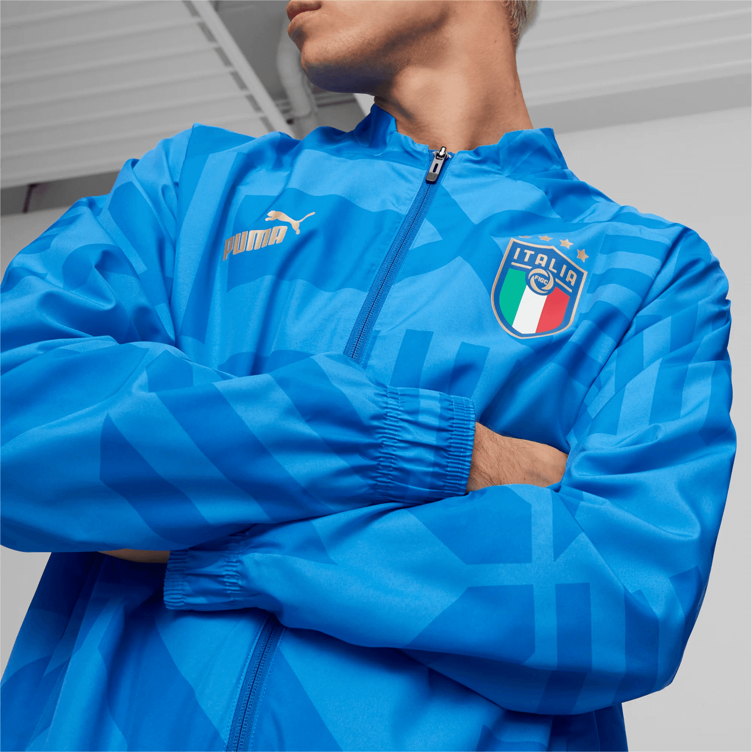 Puma 2022-23 Italy Prematch Jacket Blue (Detail 1)
