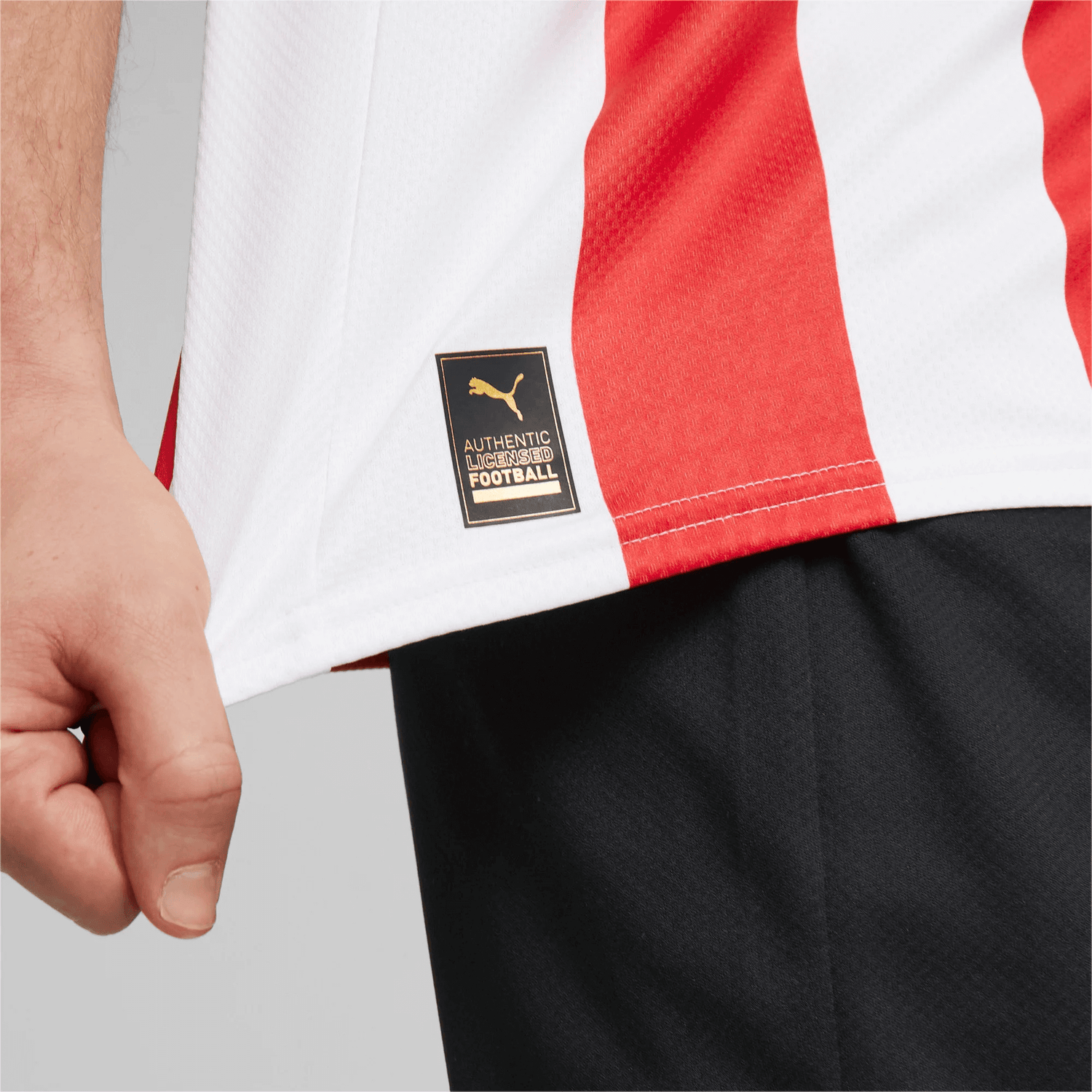 Puma 2022-23 PSV Home Jersey Red-White (Detail 2)