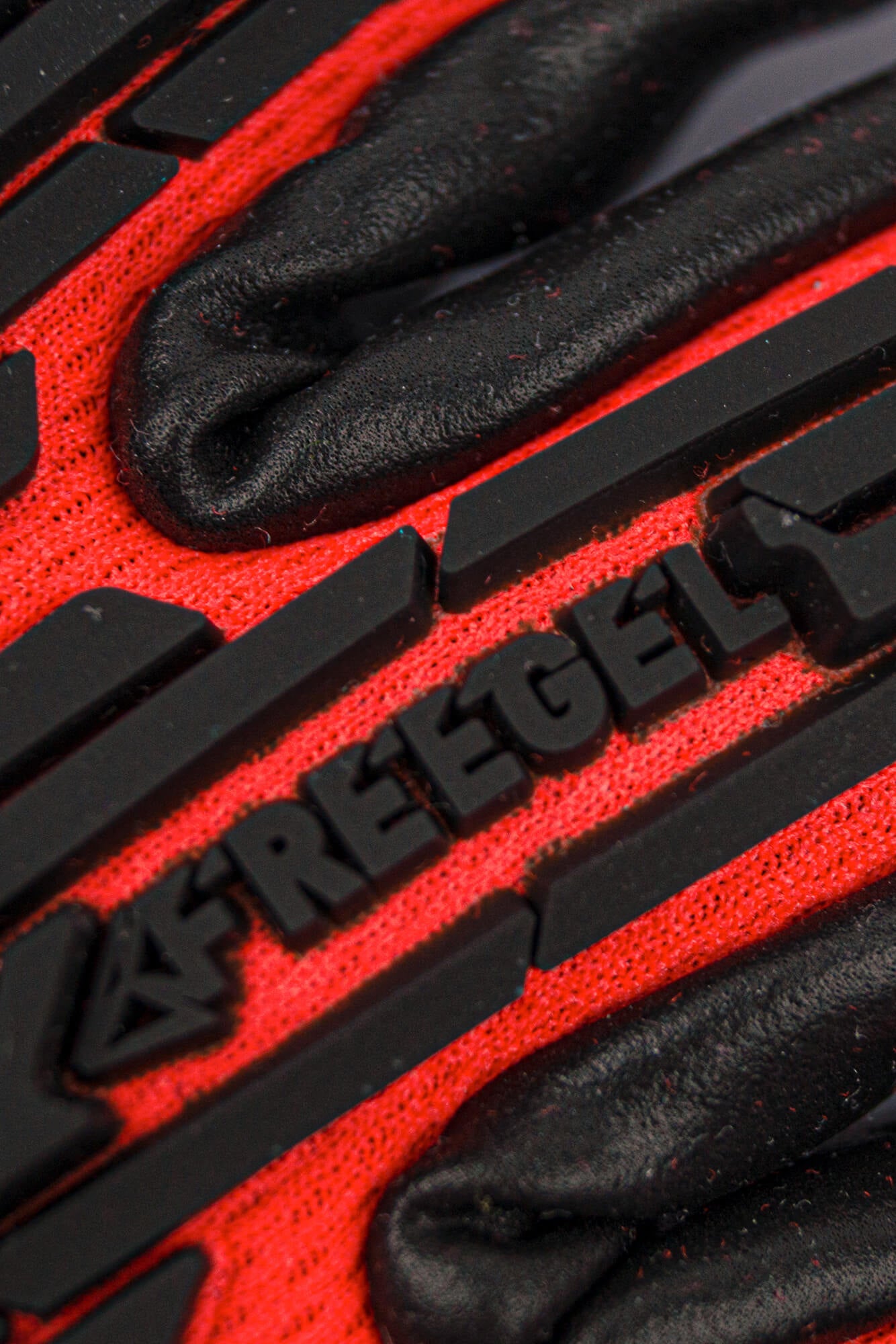 Reusch Attrakt Freegel Fusion Ortho-Tec Goaliator Goalkeeper Gloves - Bright Red-Black (Detail 2)