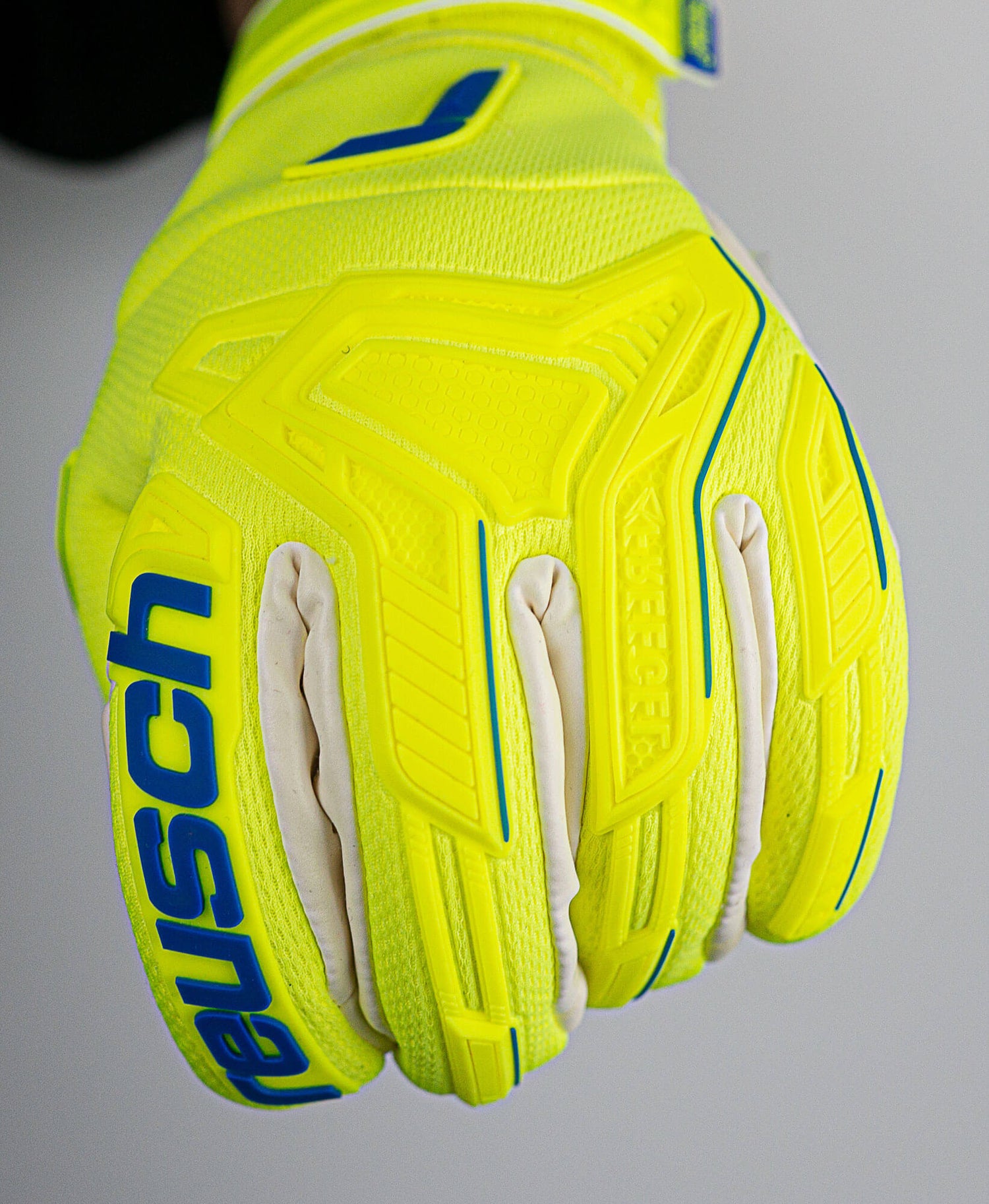 Reusch Attrakt Freegel Gold X Finger Support Goalkeeper Gloves - Yellow-Blue-White (Detail 1)