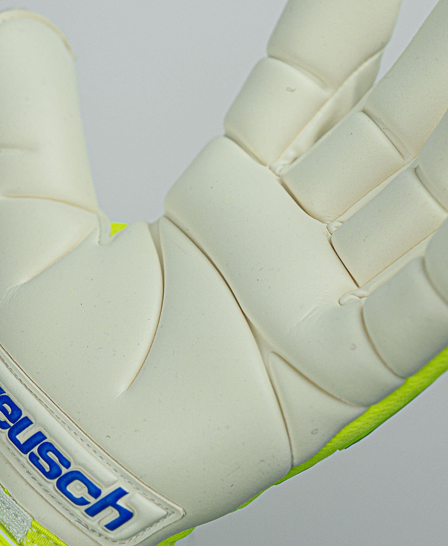 Reusch Attrakt Freegel Gold X Finger Support Goalkeeper Gloves - Yellow-Blue-White (Detail 3)