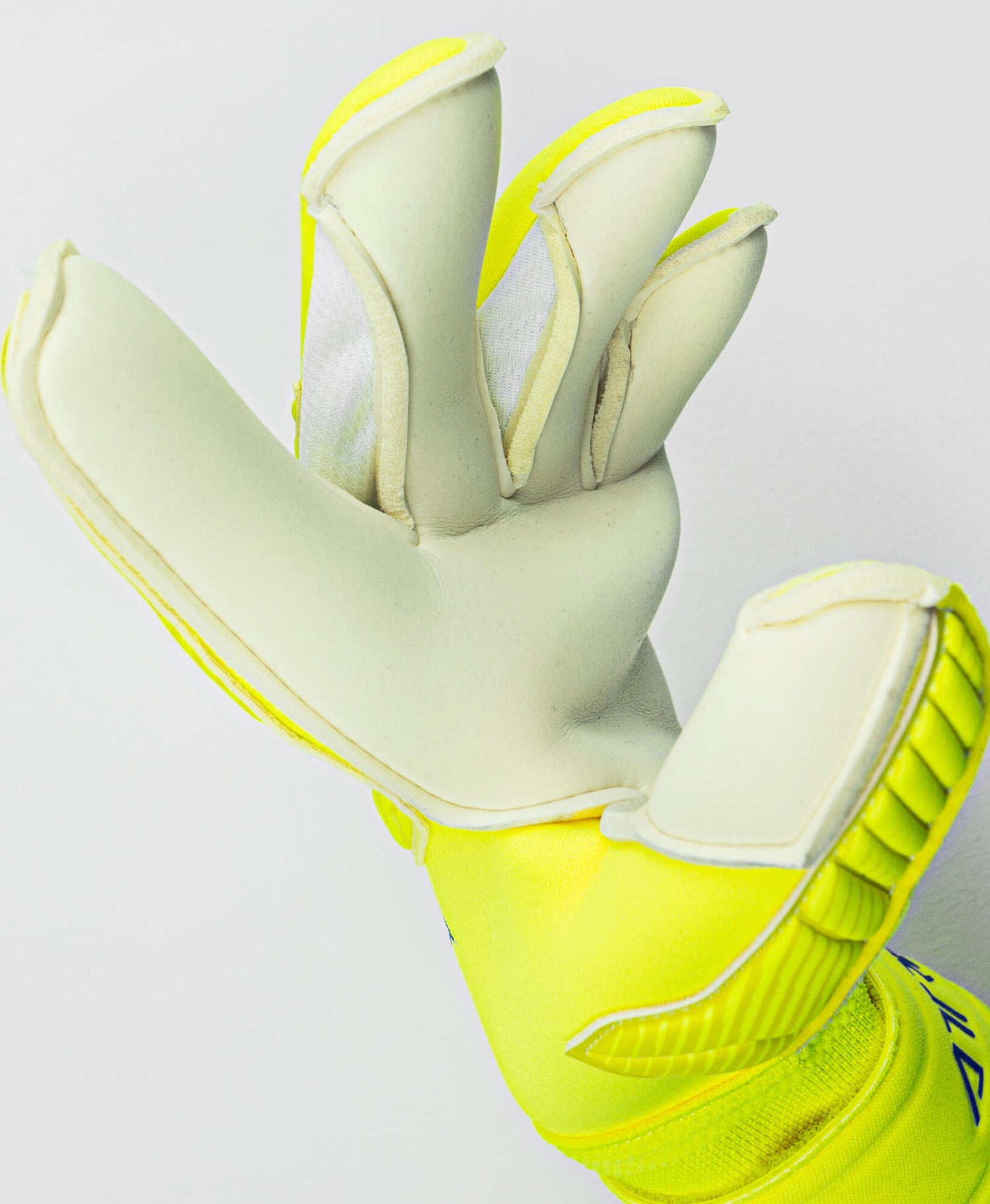 Reusch Attrakt Gold X Alpha Goalkeeper Gloves - Yellow-Blue-White (Detail 1)