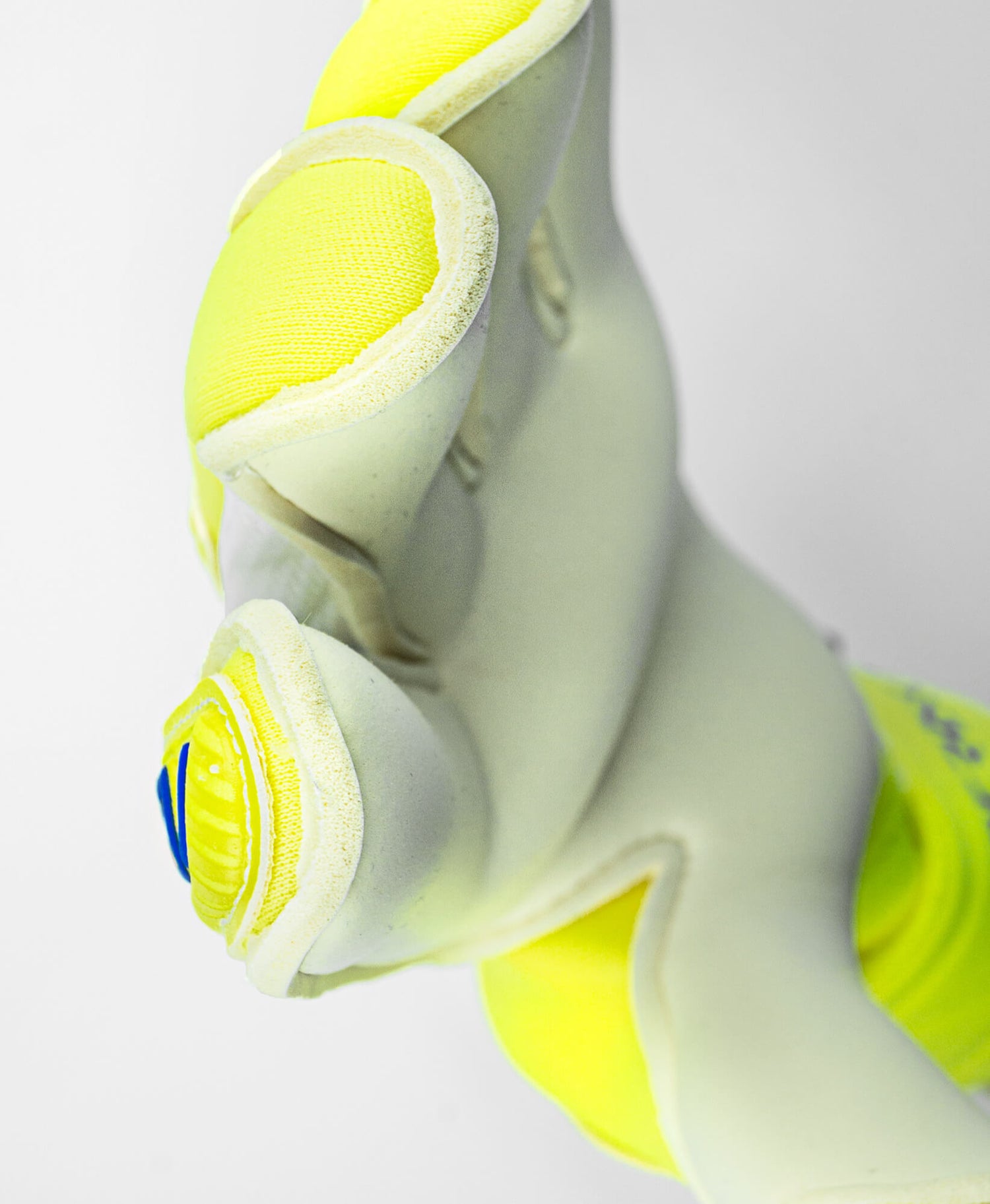 Reusch Attrakt Gold X Alpha Goalkeeper Gloves - Yellow-Blue-White (Detail 4)