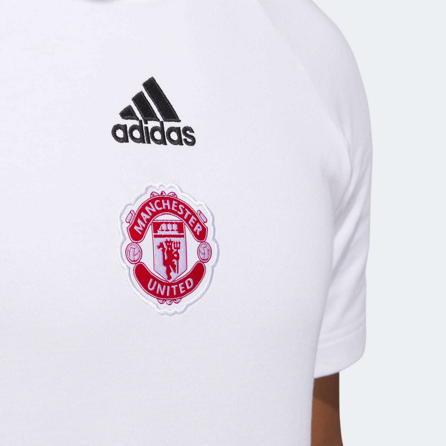 adidas 2022-23 Manchester United Travel Tee - White (Detail 1)