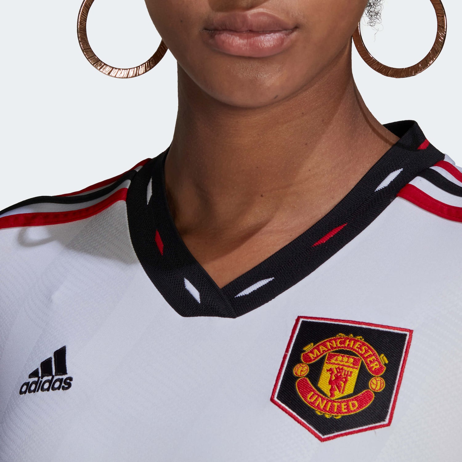 adidas 2022-23 Manchester United Women's Away Jersey - White (Detail 1)