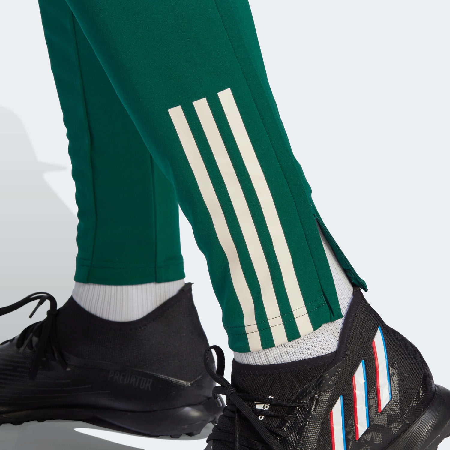 adidas 2022-23 Mexico Training Pant Green (Detail 2)