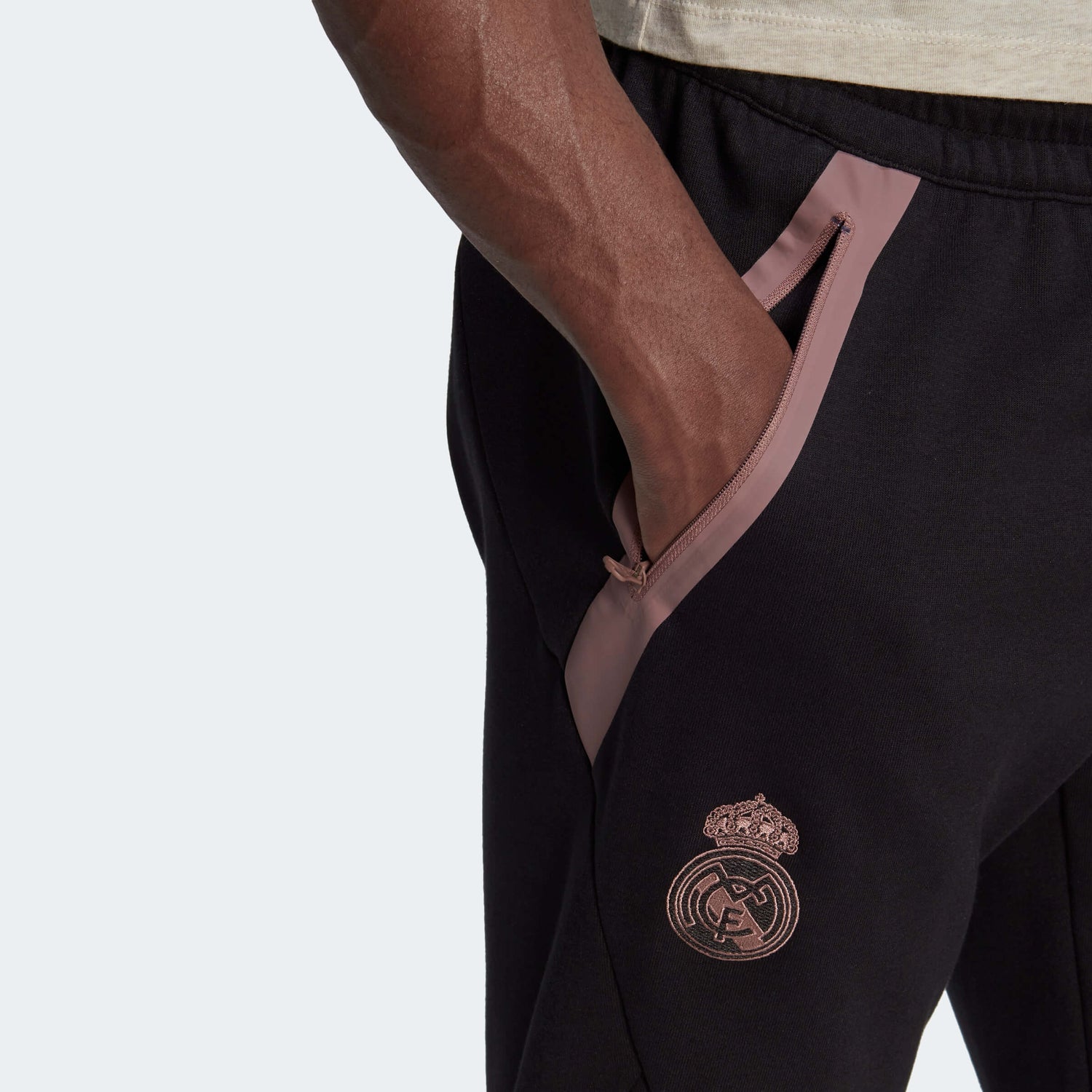 adidas 2022-23 Real Madrid Travel Pants - Black-Pink (Detail 1)