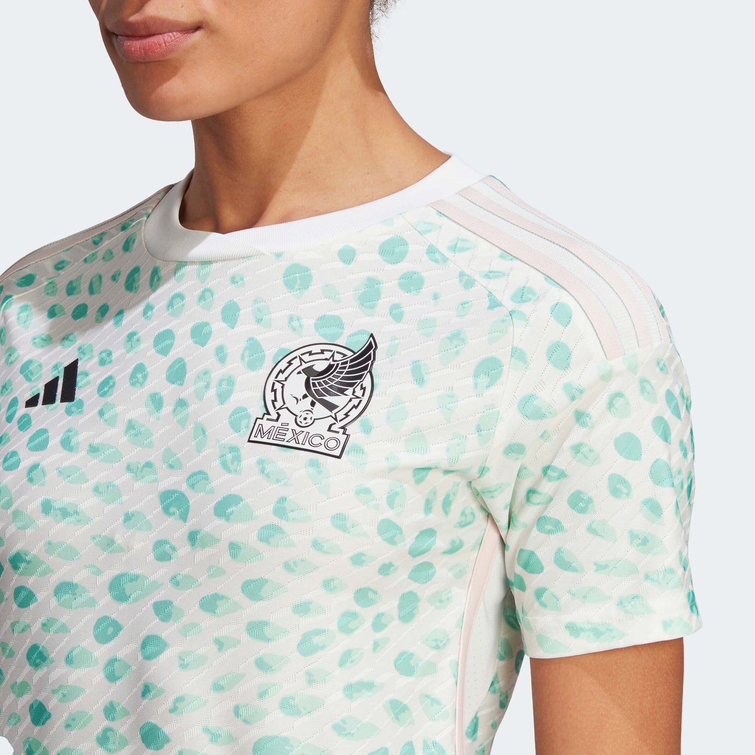 adidas 2023-24 Mexico Authentic Women's Away Jersey - Core White (Detail 1)