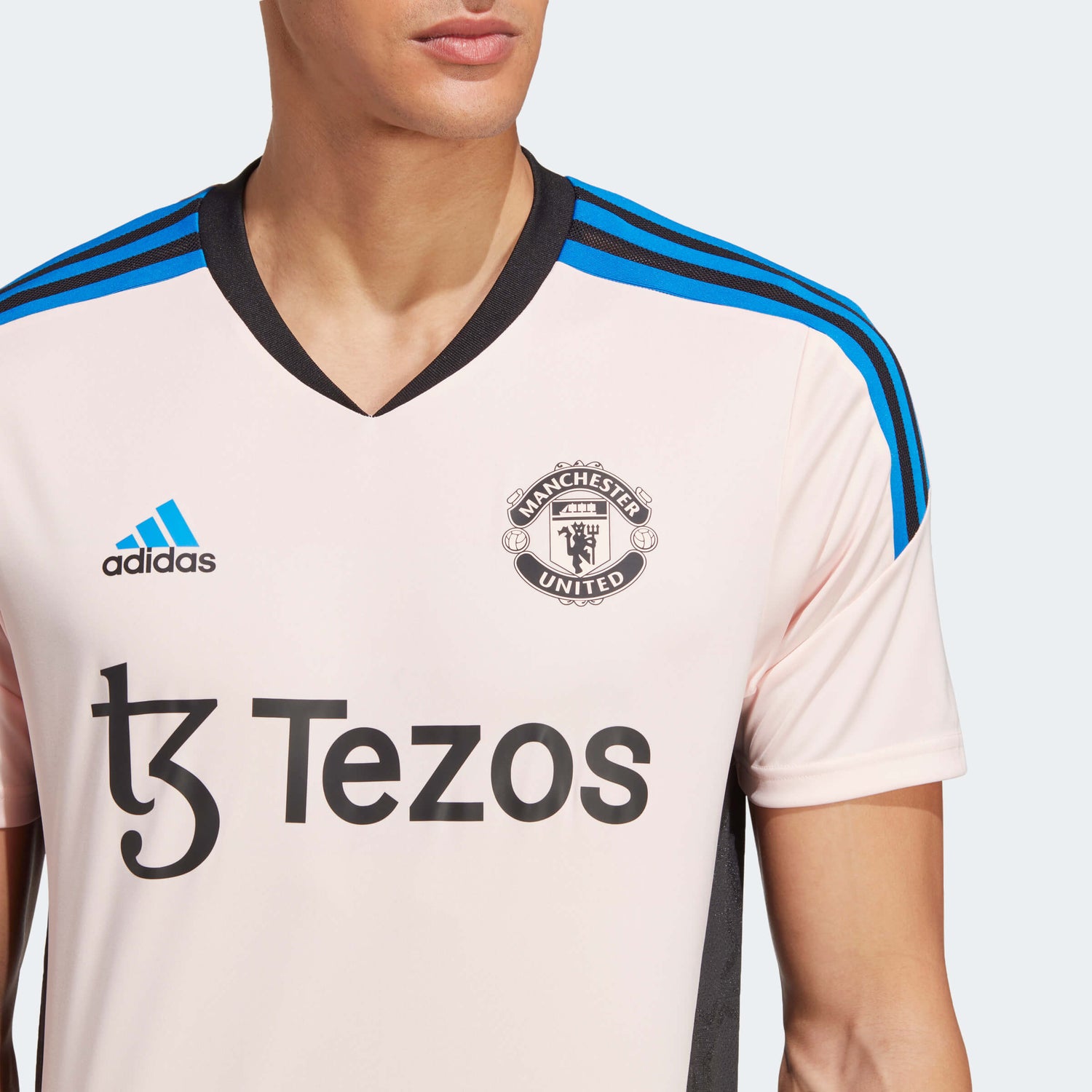 adidas 2023 Manchester United Training Jersey - Icey Pink (Detail 1)