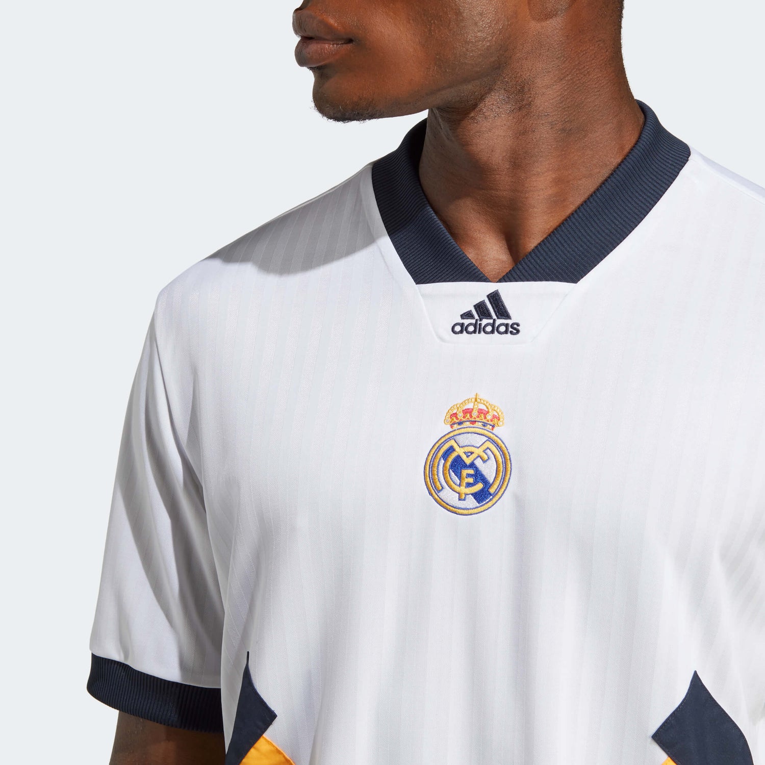 adidas 23 Real Madrid Icon Jersey - White (Detail 1)
