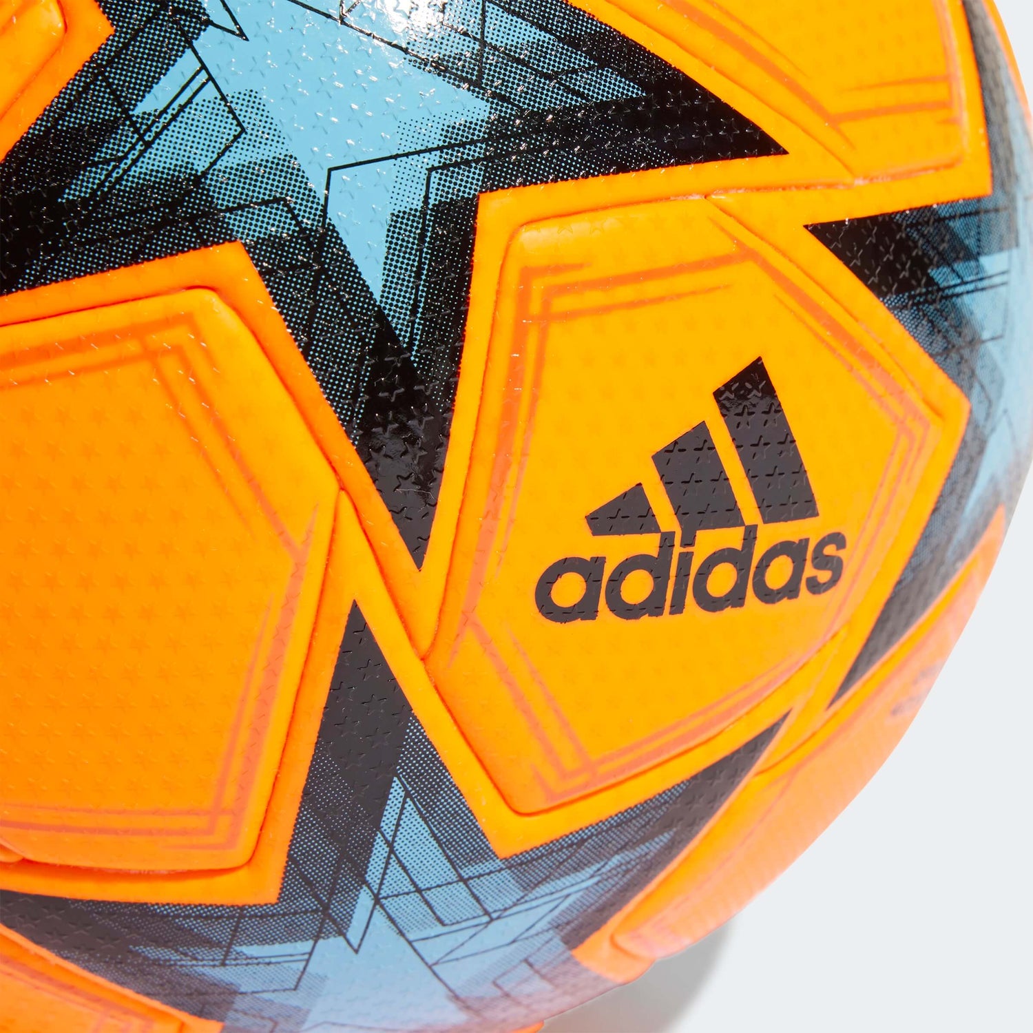 adidas UCL Pro Void Winter Ball (Detail 1)