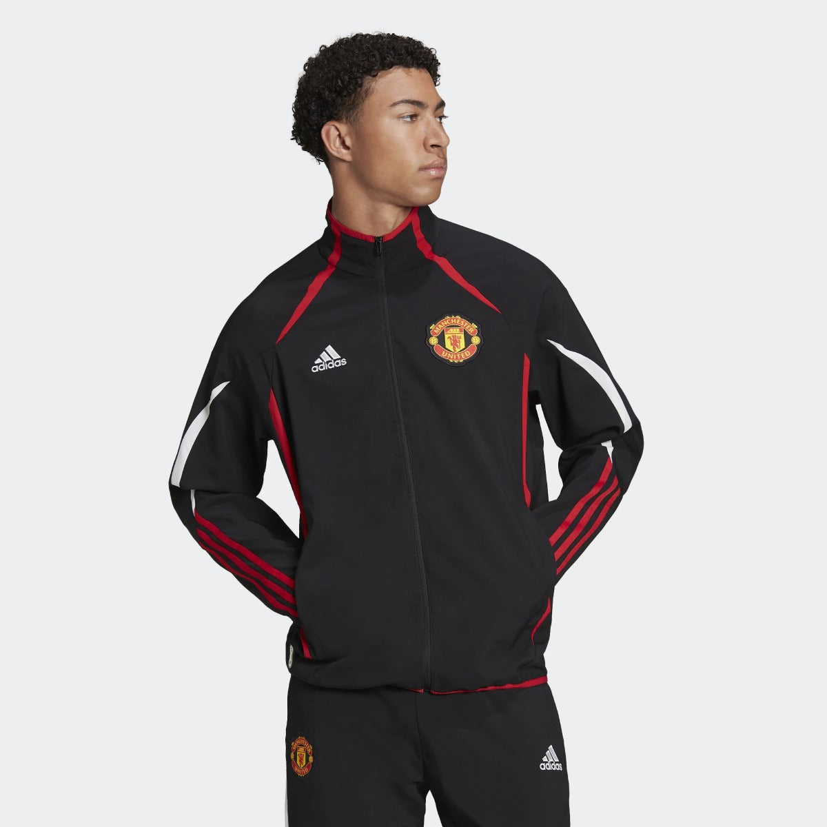 adidas 21-22 Manchester United Teamgeist Woven Jacket - Black (Model - Front)