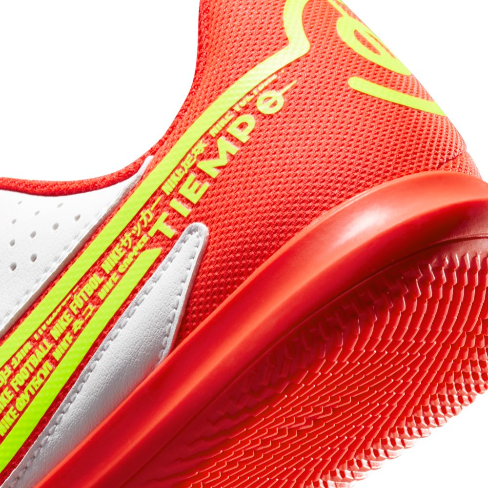 Nike JR Legend 9 Club IC - White-Volt-Crimson (Detail 2)