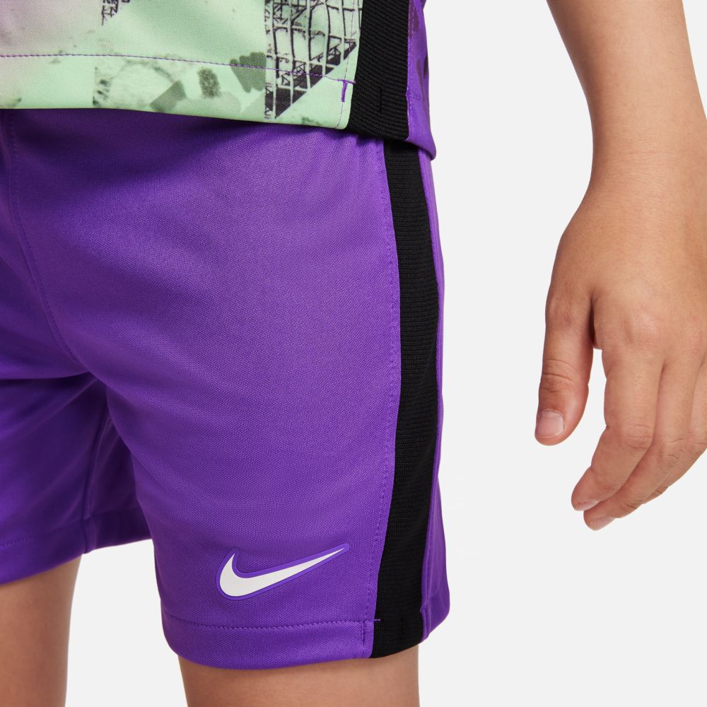 Nike 2021-22 Tottenham Little Kids Third Kit - Wild Berry (Detail 5)