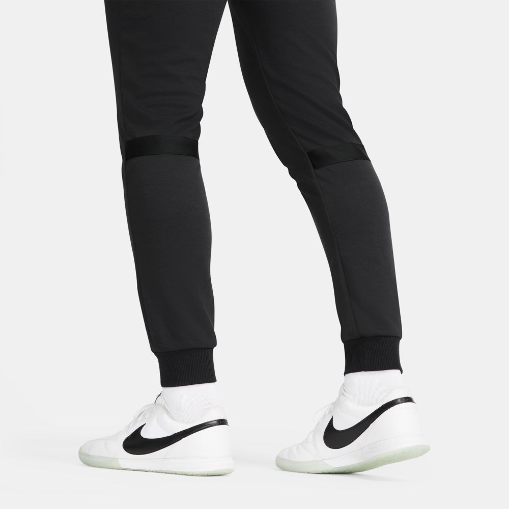 Nike 2021-22 Barcelona Fleece Travel Pants - Black (Detail 3)