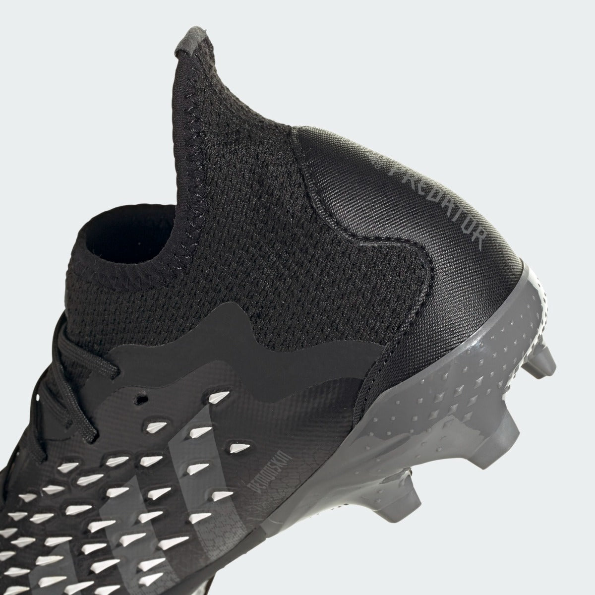 Adidas JR Predator Freak .1 FG - Black-White (Detail 2)