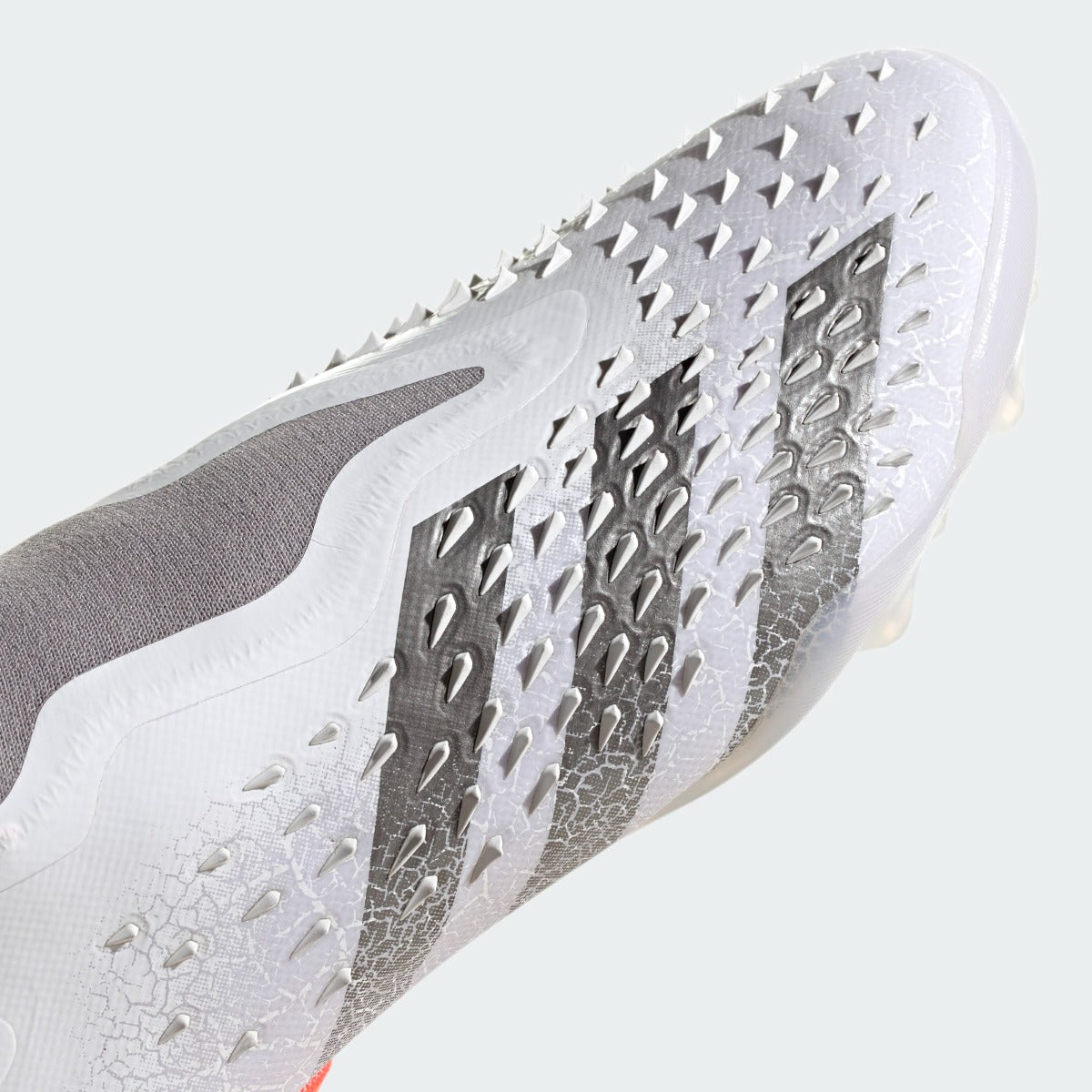 Adidas Predator Freak + TF - White-Iron Metallic (Detail 2)