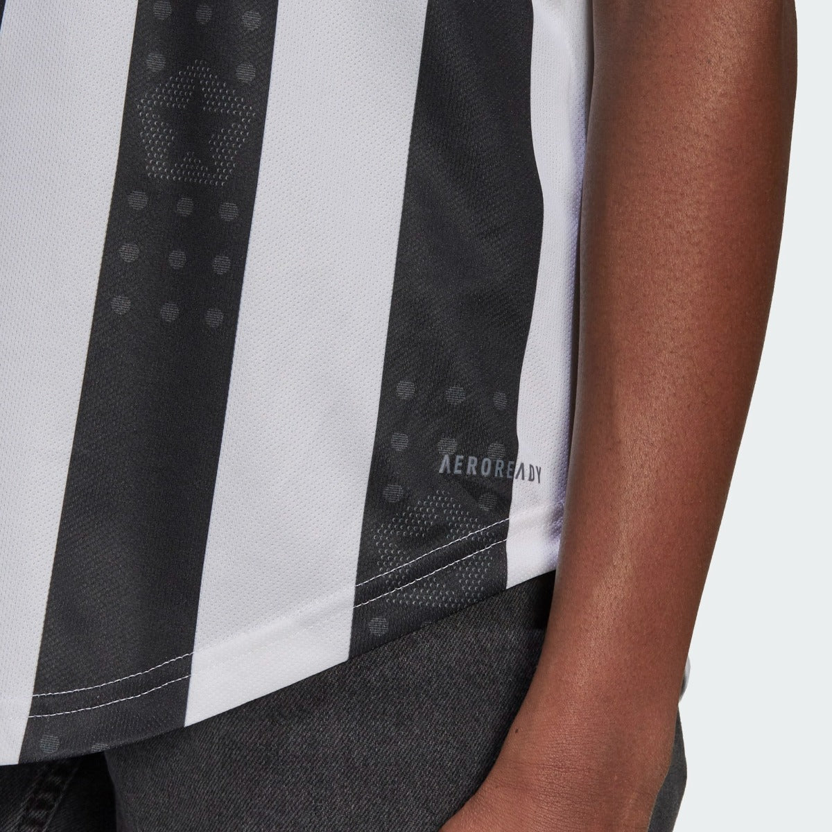 Adidas 2021-22 Juventus Women Home Jersey - White-Black (Detail 3)