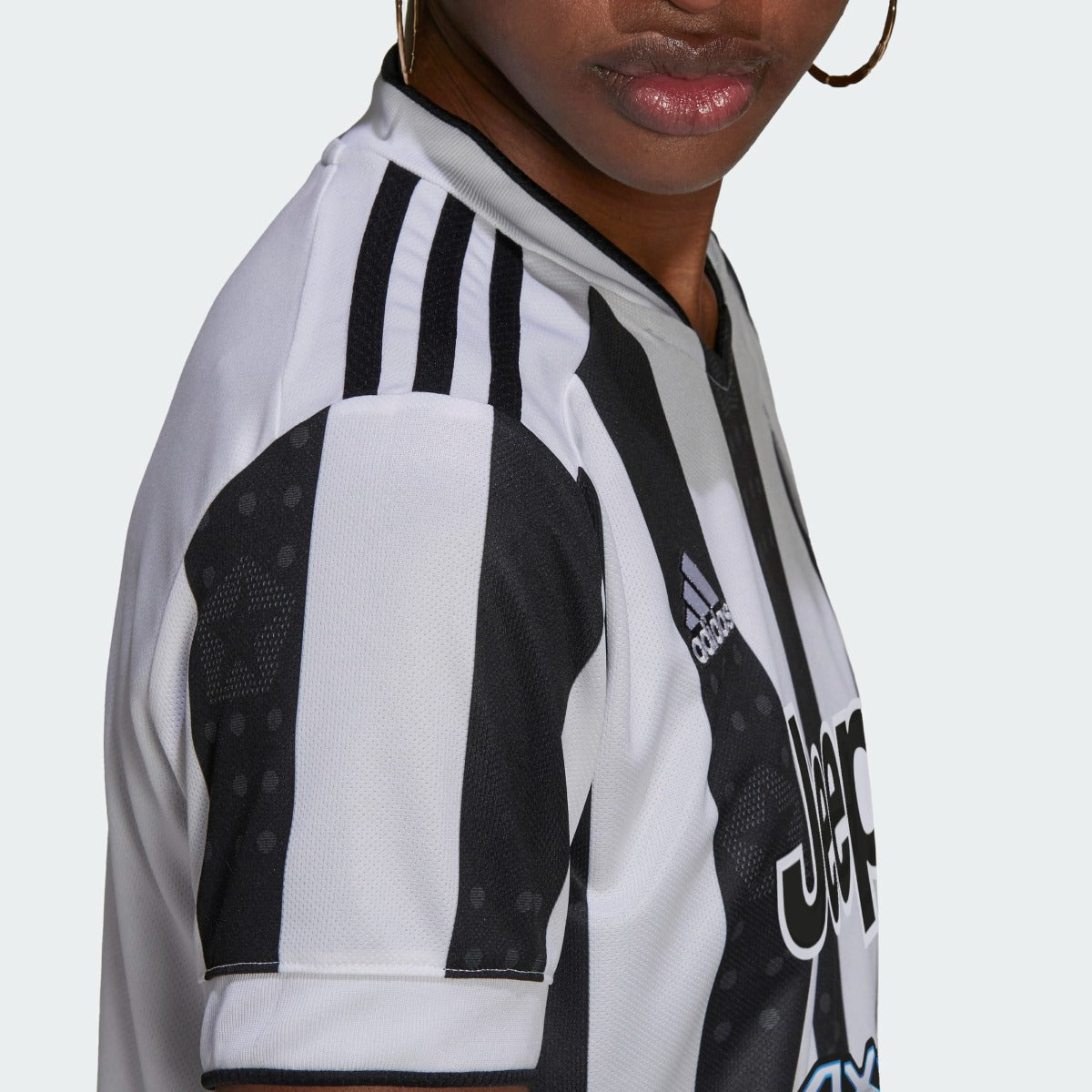 Adidas 2021-22 Juventus Women Home Jersey - White-Black (Detail 2)