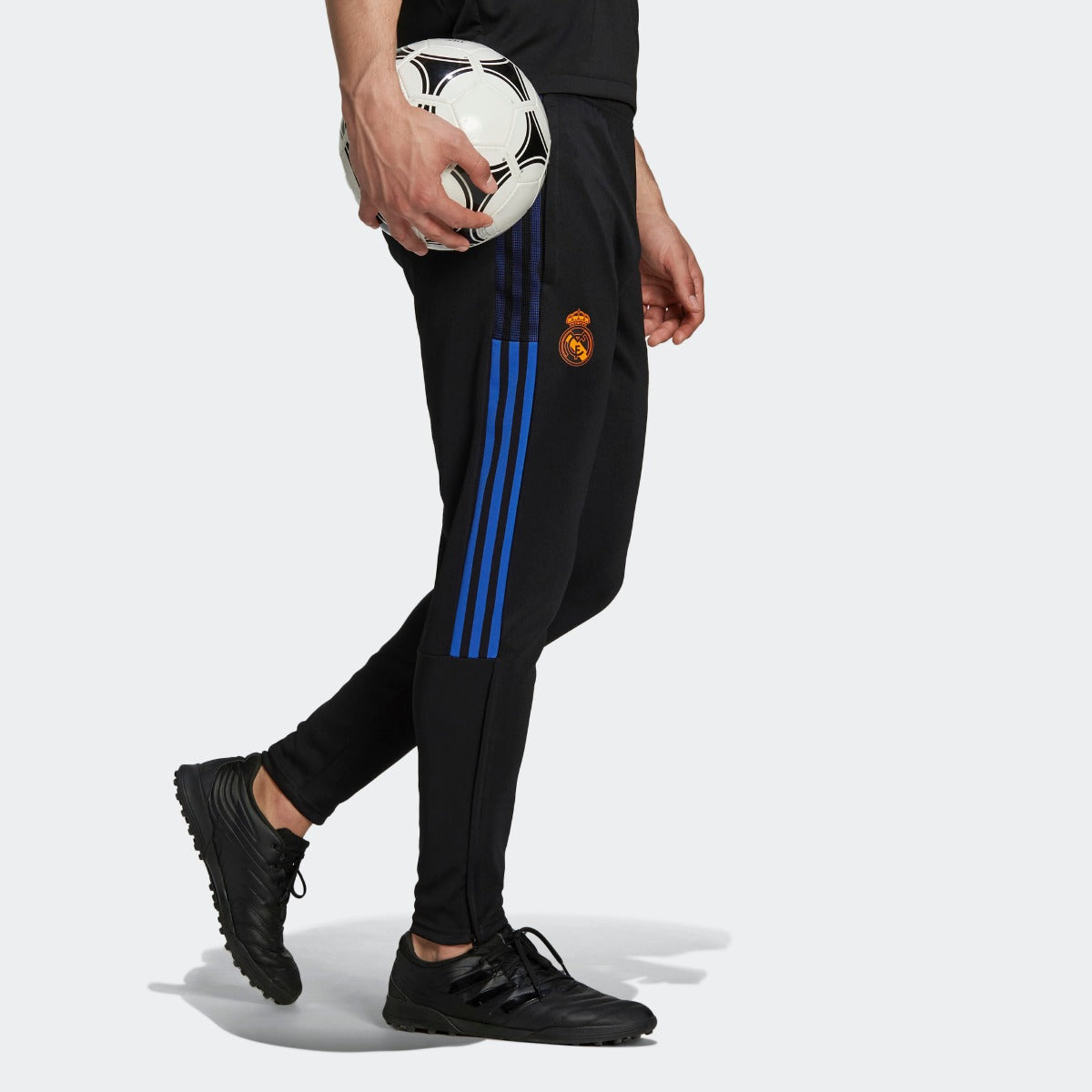 Adidas 2021-22 Real Madrid Training Pants - Black-Blue (Model - Side)