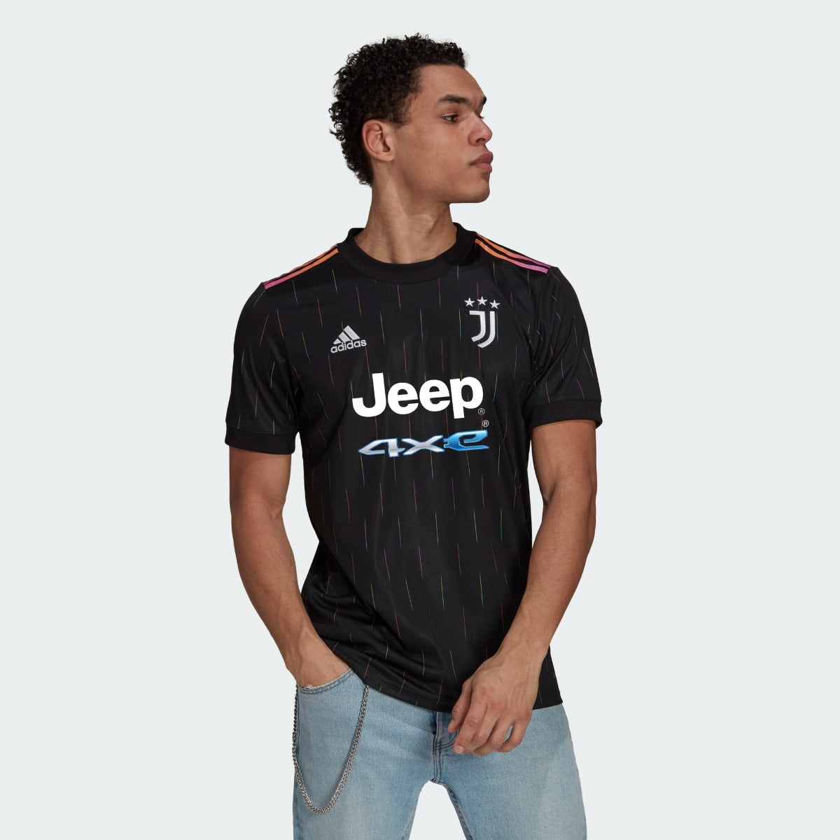 Adidas 2021-22 Juventus Away Jersey - Black (Model - Front)