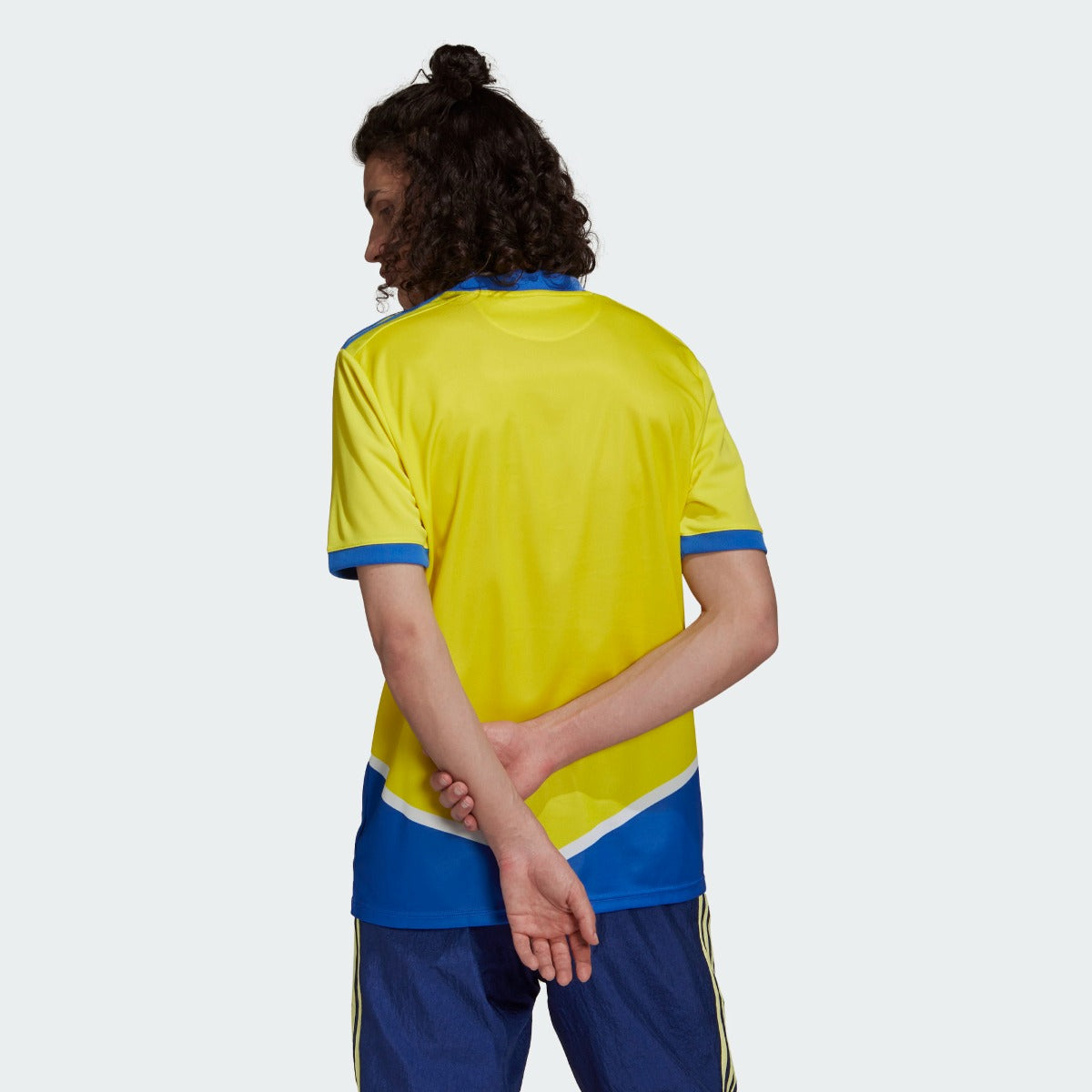 Adidas 2021-22 Juventus Third Jersey - Shock Yellow-Blue (Model - Back)