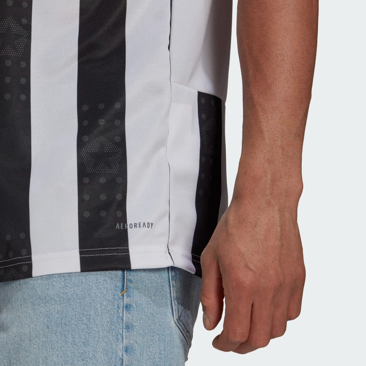 Adidas 2021-22 Juventus Home Jersey - White-Black (Detail 2)