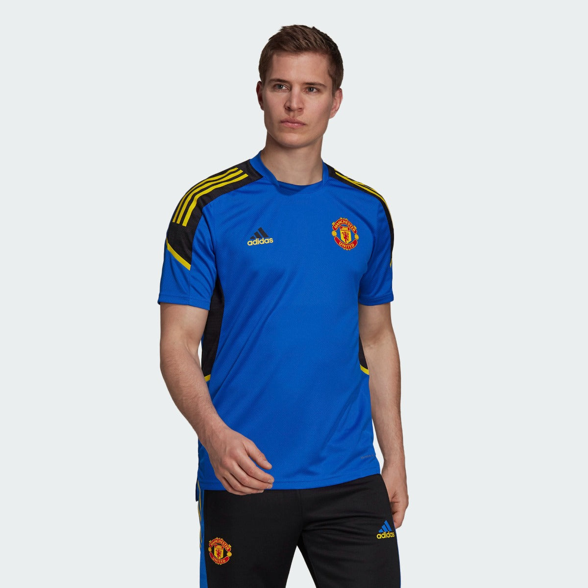 Adidas 2021-22 Manchester United Euro Training Jersey - Glow Blue (Model - Front)